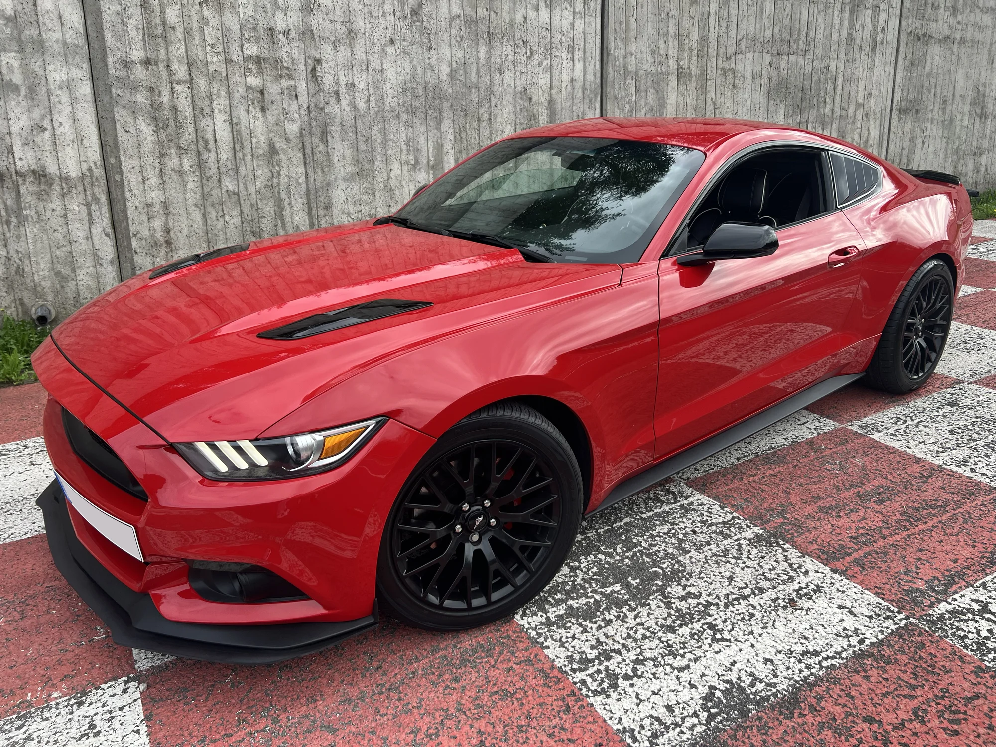 Pronájem nabušeného Fordu Mustang GT paket: 3 hod. i celý víkend