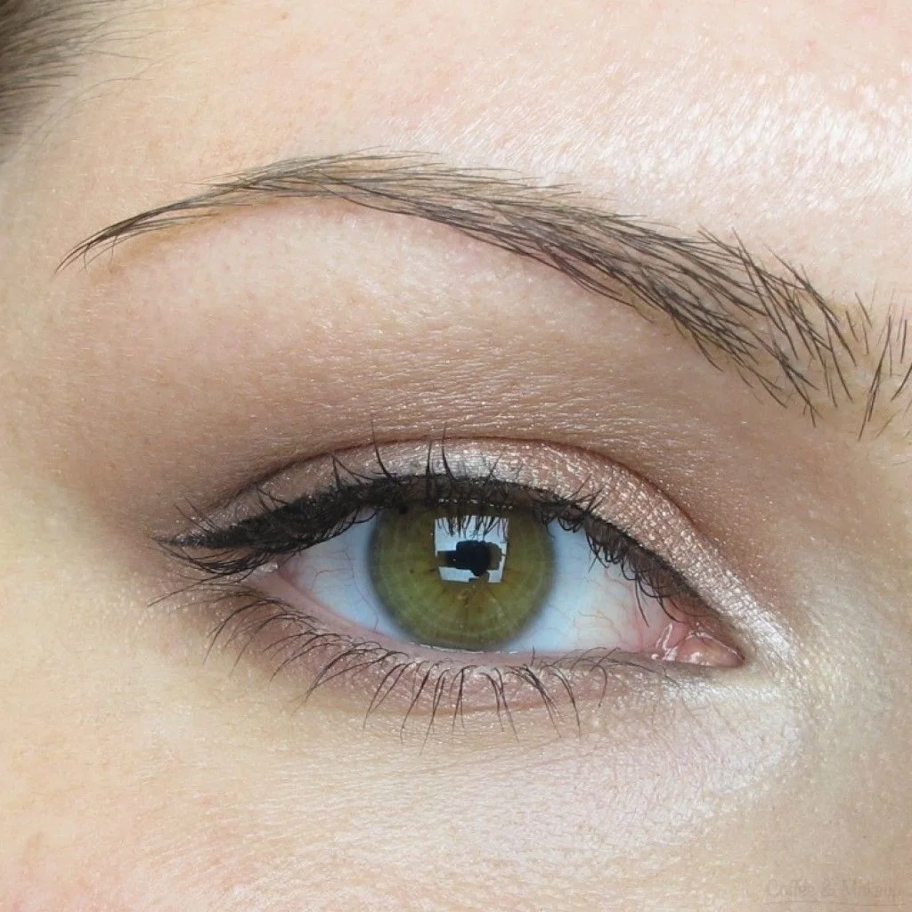 Permanentní make-up očních linek či obočí metodou microblading