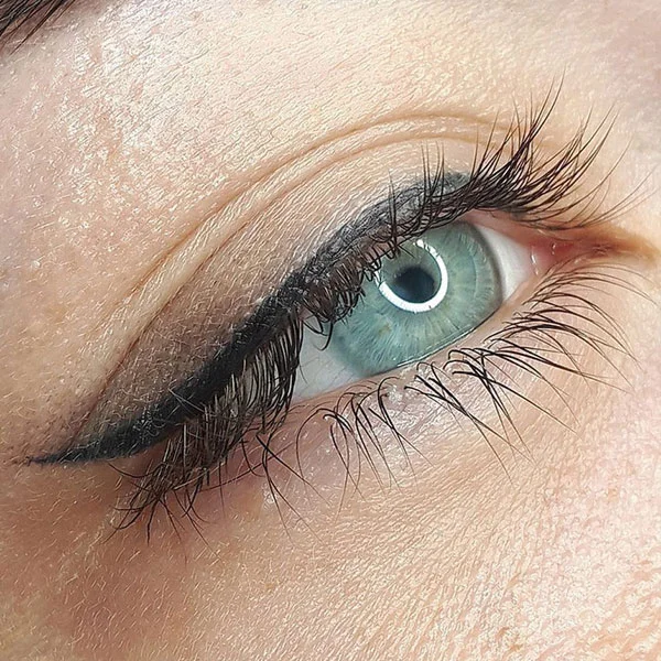 Permanentní make-up očních linek či obočí metodou microblading