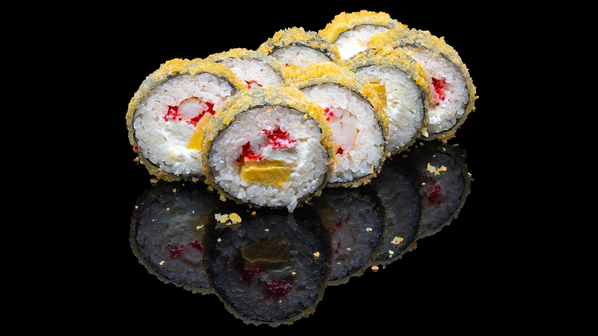 Degustační sushi set: 48 vymazlených rolek s lososem i úhořem v centru Prahy