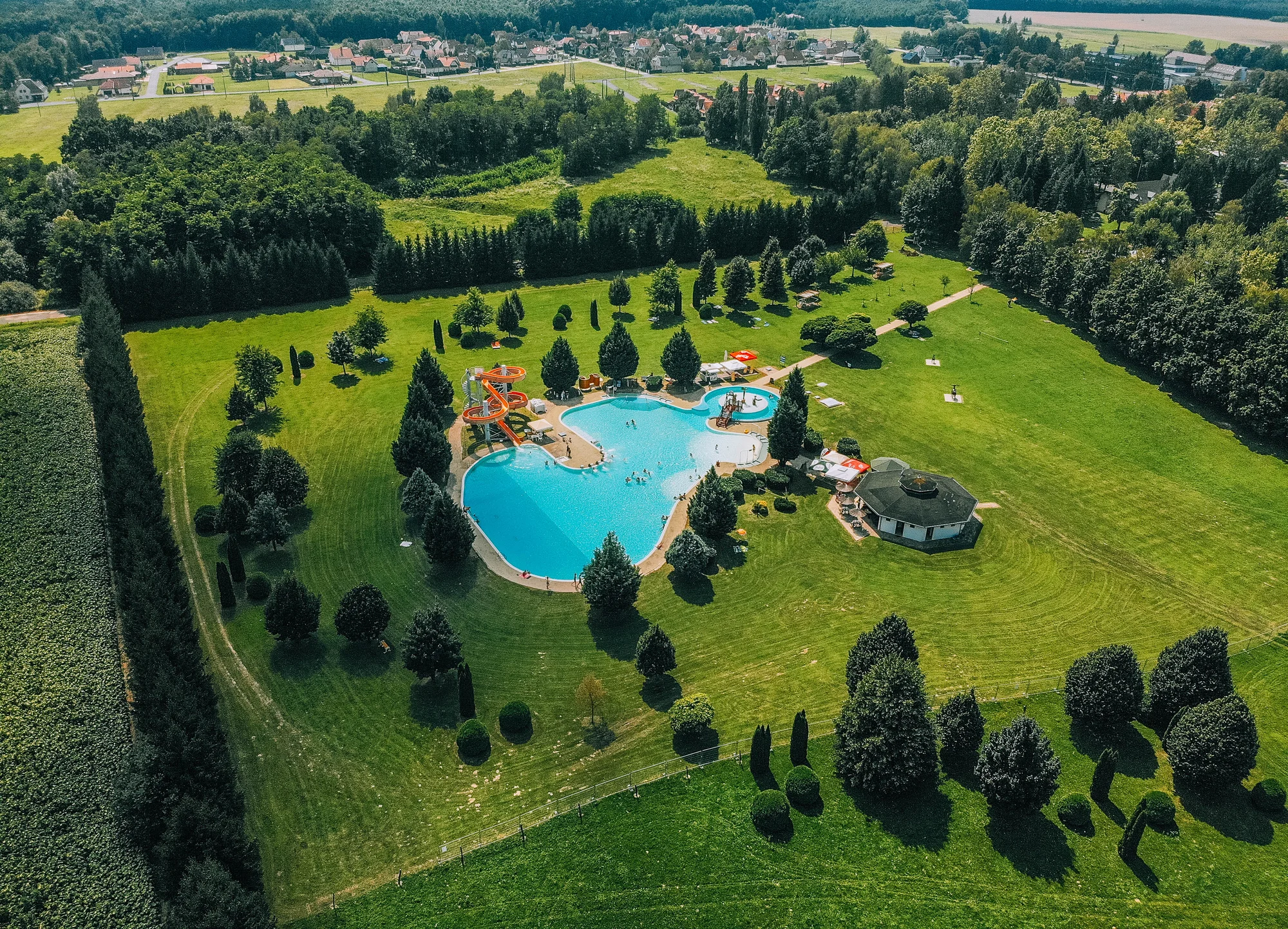 Relax v Maďarsku: 4* hotel s polopenzí, termální lázně, wellness, animace pro děti