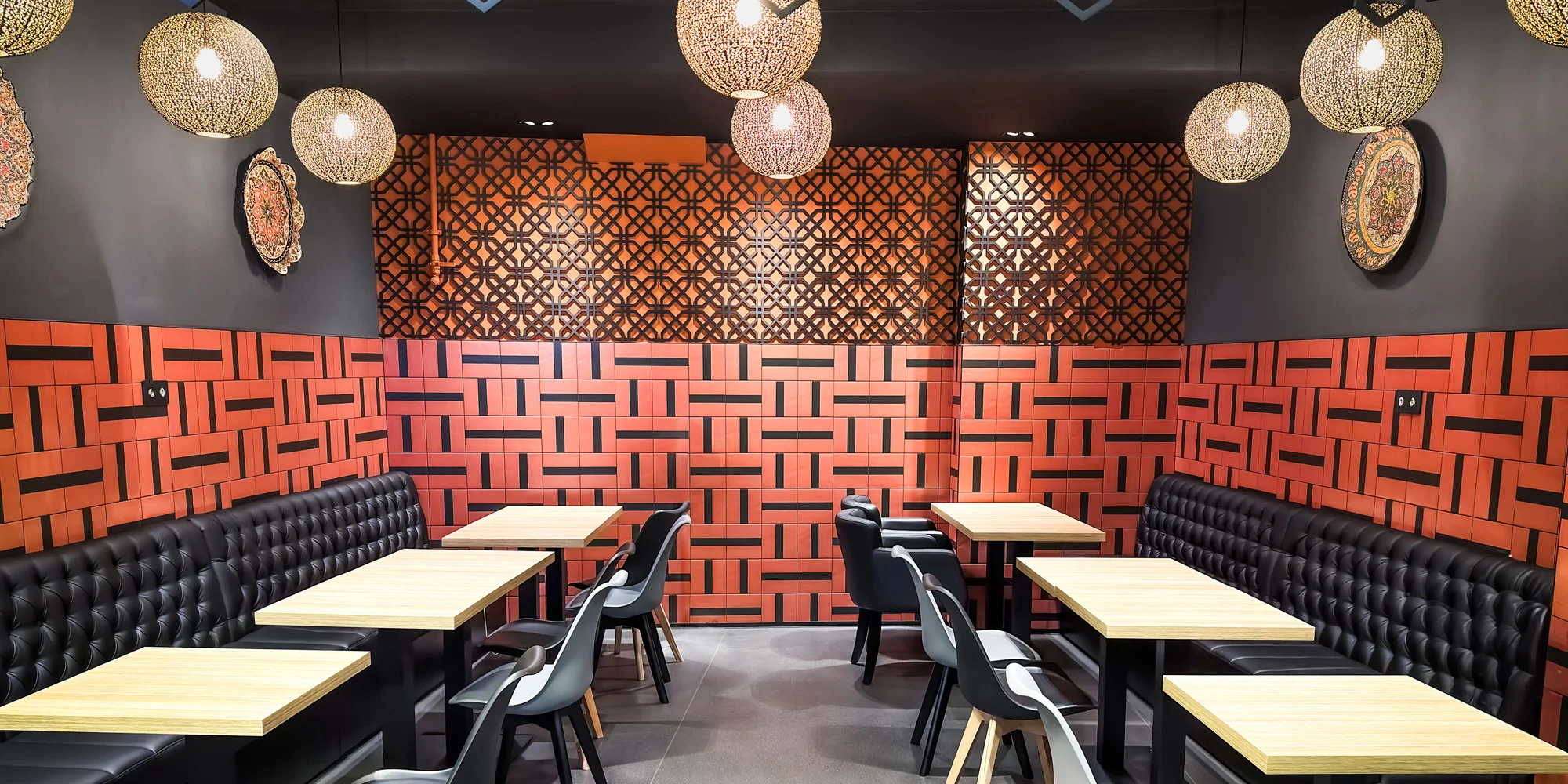 Degustační sushi set: 48 vymazlených rolek s lososem i úhořem v centru Prahy