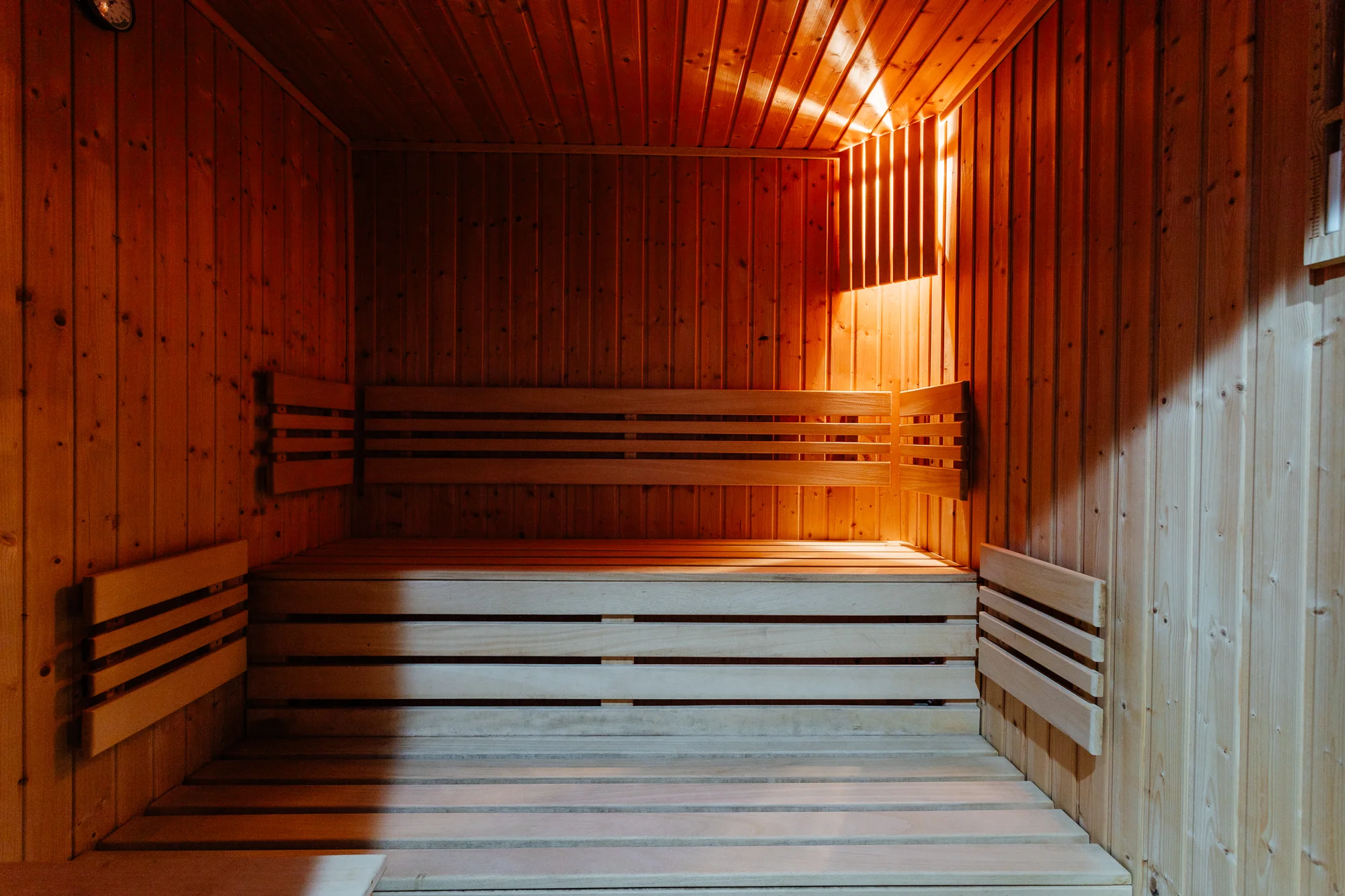 Hotel v obci Heľpa v Nízkých Tatrách: polopenze, hodina bowlingu, výlety i možnost 2hod. wellness