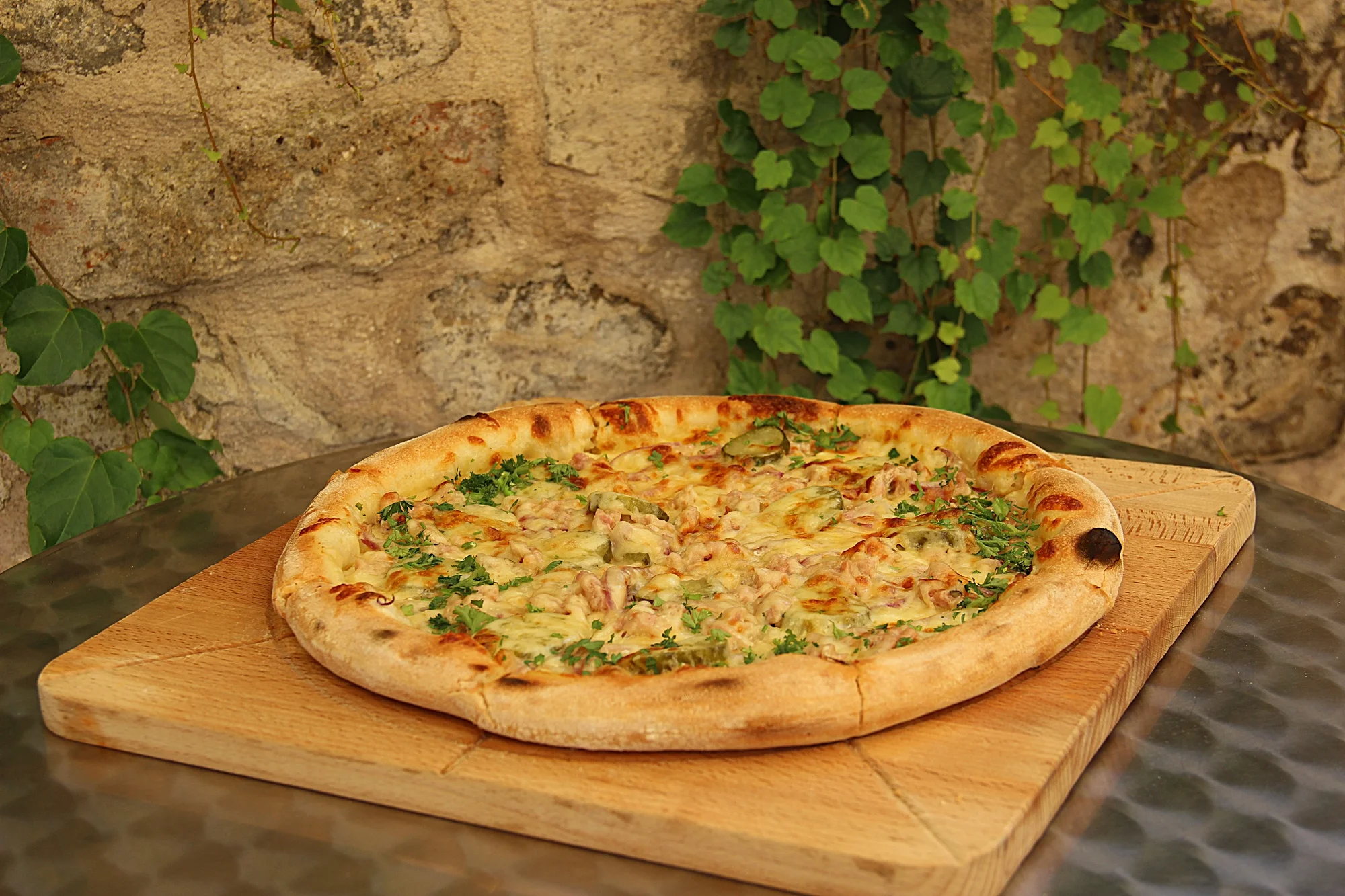 Italská pizza (⌀ 32 cm) dle výběru: sýrová, špenátová, s pancettou i krevetami