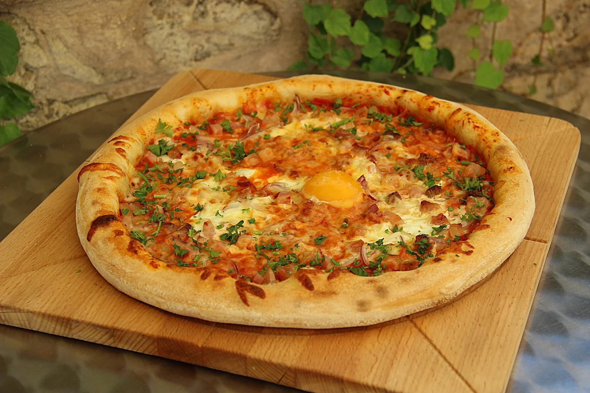 Italská pizza (⌀ 32 cm) dle výběru: sýrová, špenátová, s pancettou i krevetami