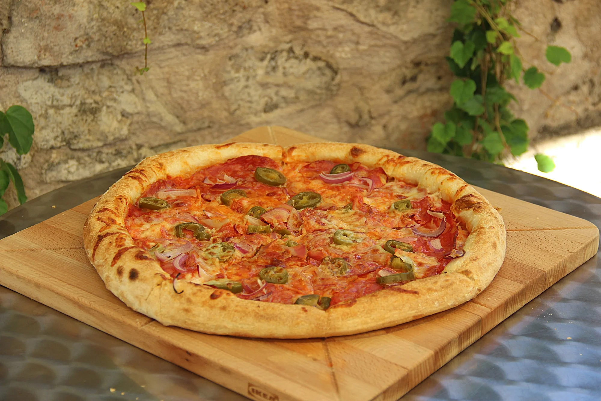 Italská pizza (⌀ 32 cm) dle výběru: sýrová, špenátová, s pancettou i krevetami