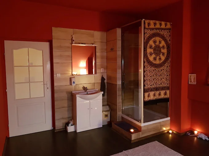 Tantra masáž pro muže i ženy: klasická masáž i dvojitá masáž lingamu