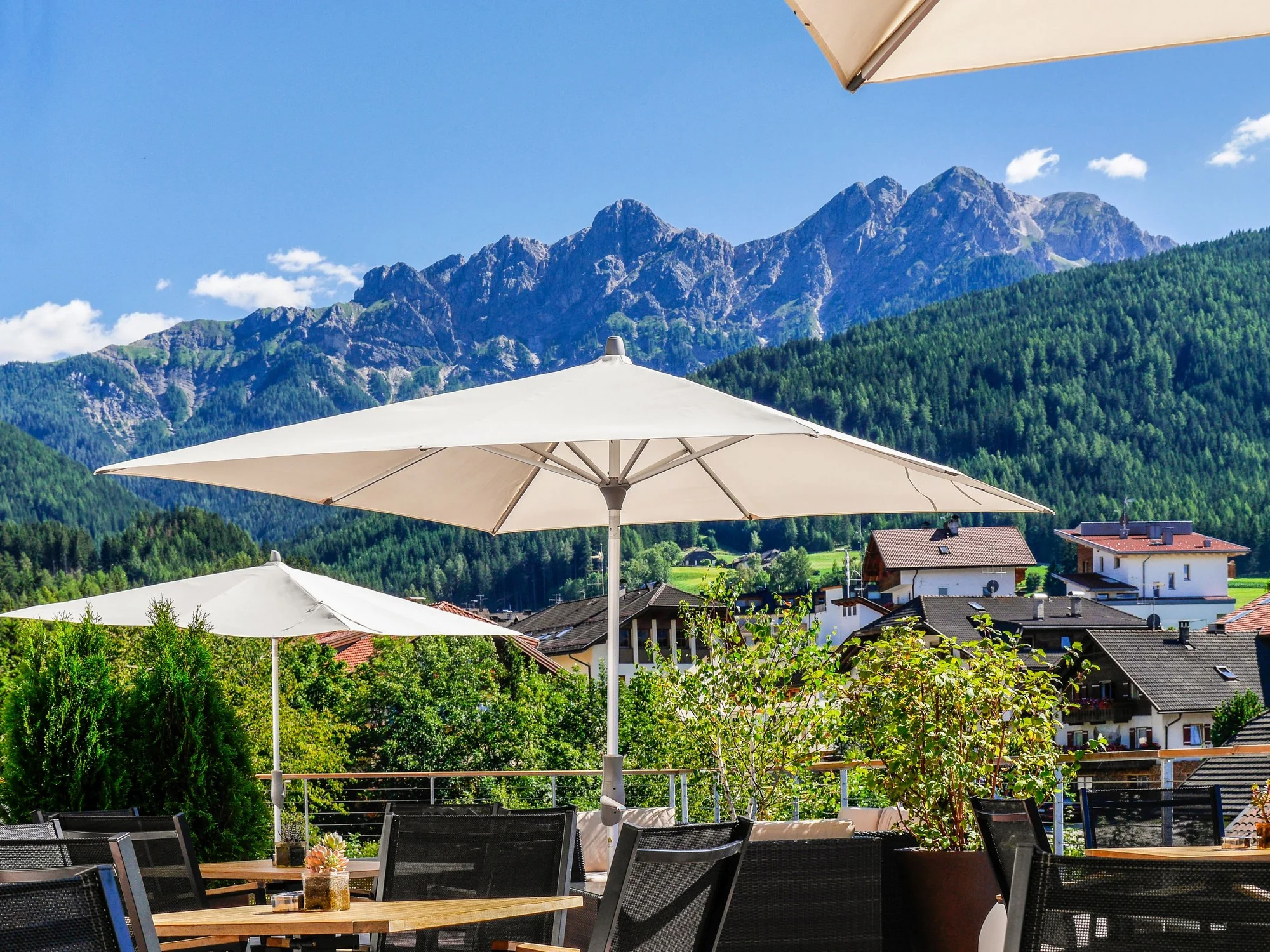 4* dovolená v Dolomitech s polopenzí: neomezeně wellness, Kronplatz Guest Pass i jízdárna