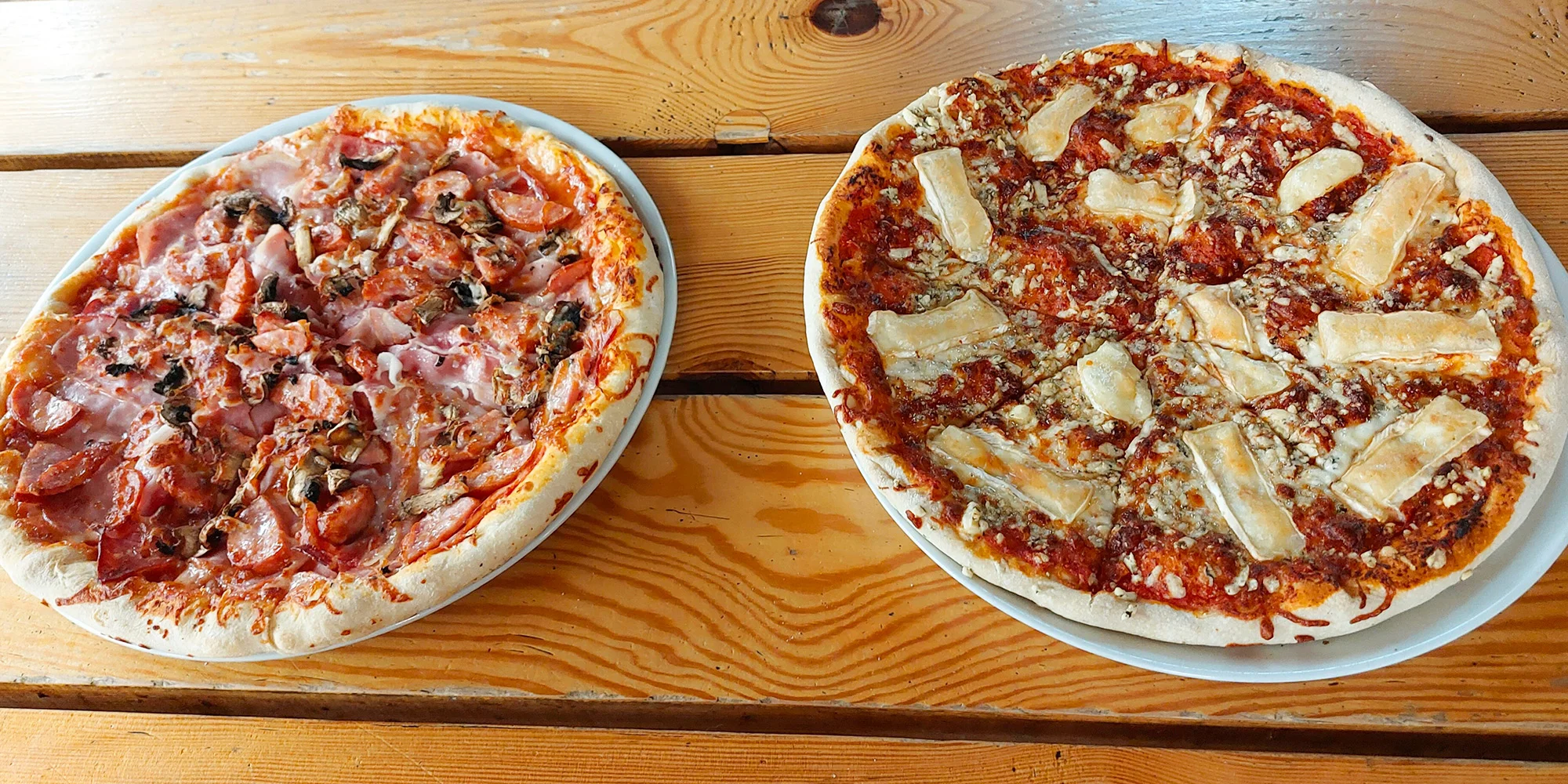 Hodina bowlingu až pro 8 osob a pizza podle výběru nebo 300 g kuřecích řízečků