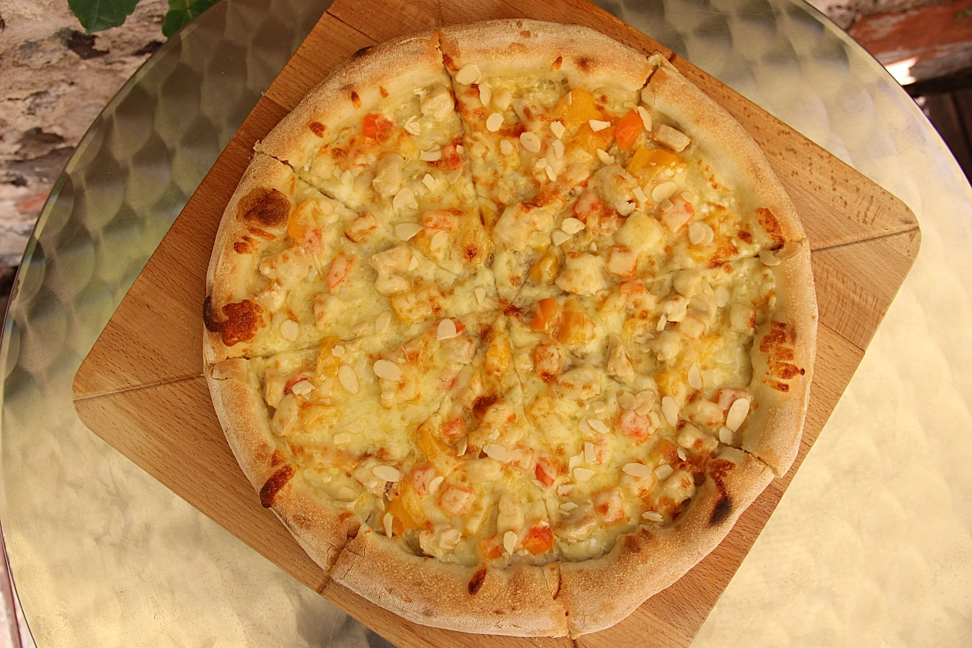 Italská pizza (⌀ 32 cm) dle výběru: sýrová, špenátová, s pancettou i krevetami
