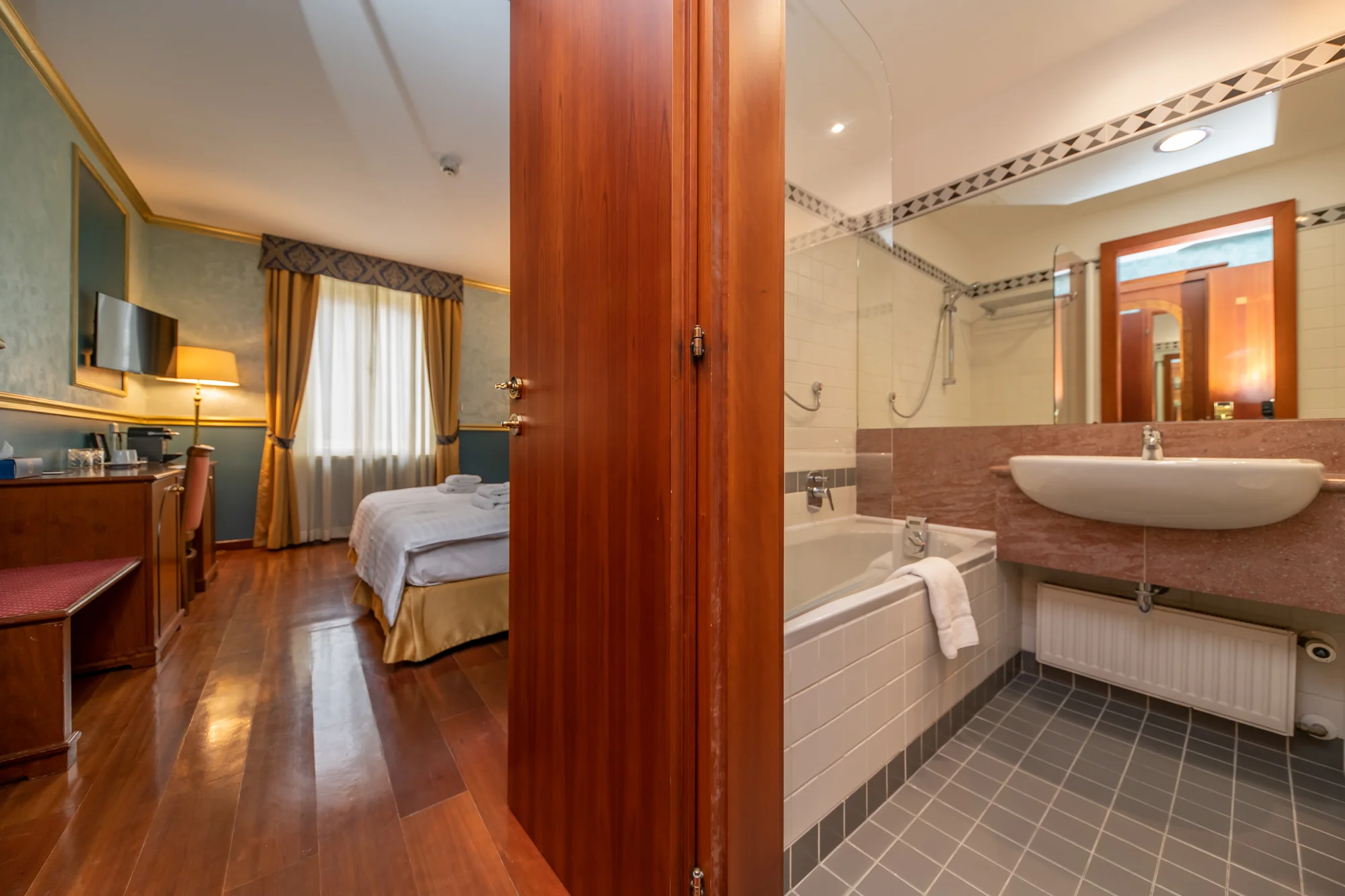 Romantika ve 4* hotelu kousek od Petřína: pobyt se snídaní