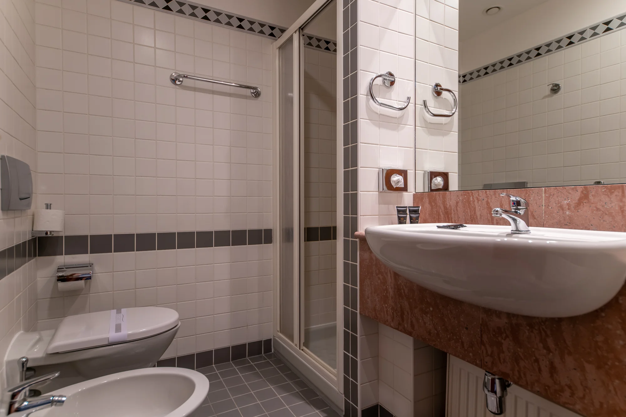 Romantika ve 4* hotelu kousek od Petřína: pobyt se snídaní