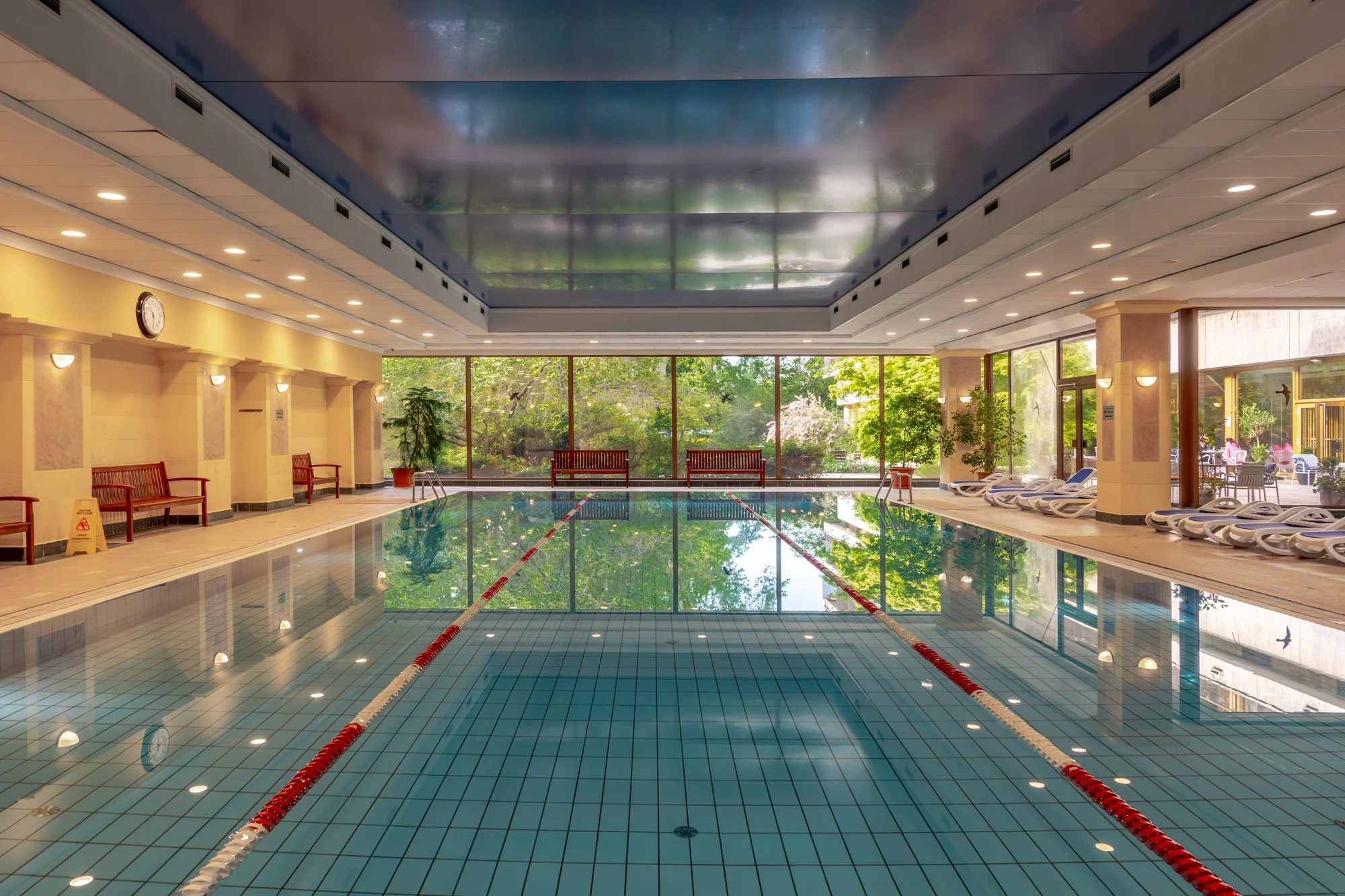Luxusní wellness v Budapešti: špičkový spa hotel na Markétině ostrově, termální lázně i polopenze
