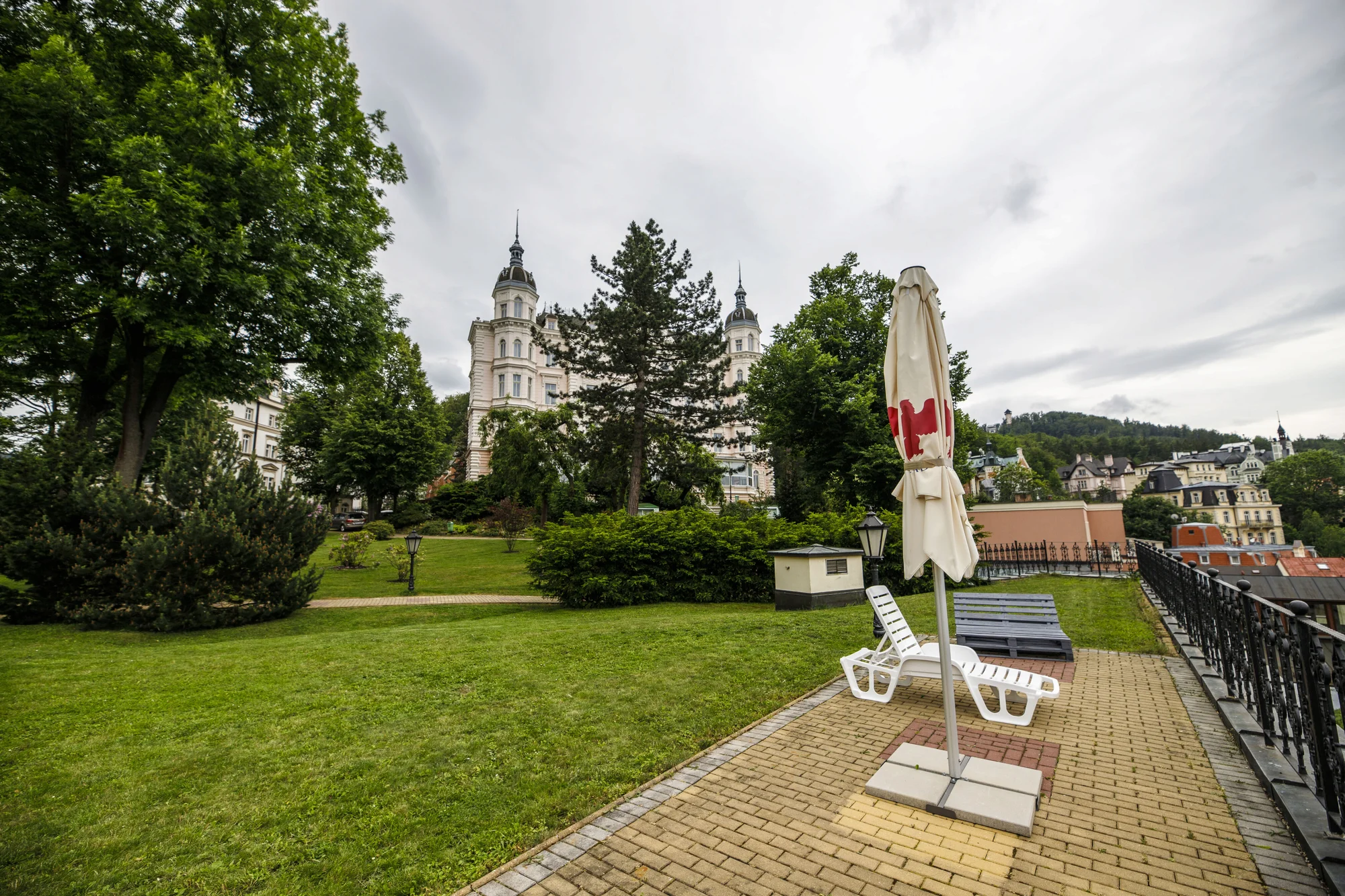Pobyt v Karlových Varech se snídaní či polopenzí i neomezeným wellness
