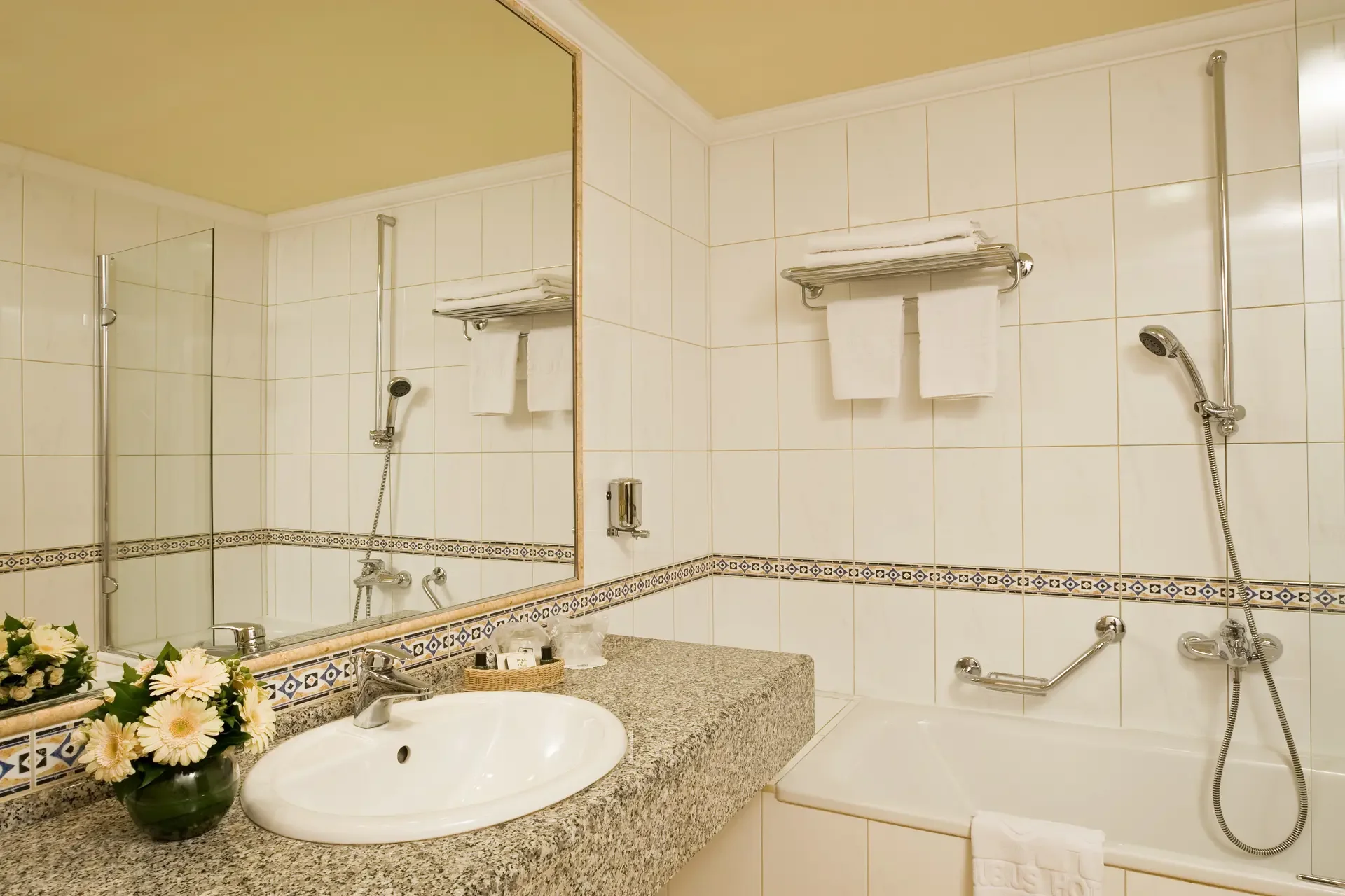 Luxusní wellness v Budapešti: špičkový spa hotel na Markétině ostrově, termální lázně i polopenze