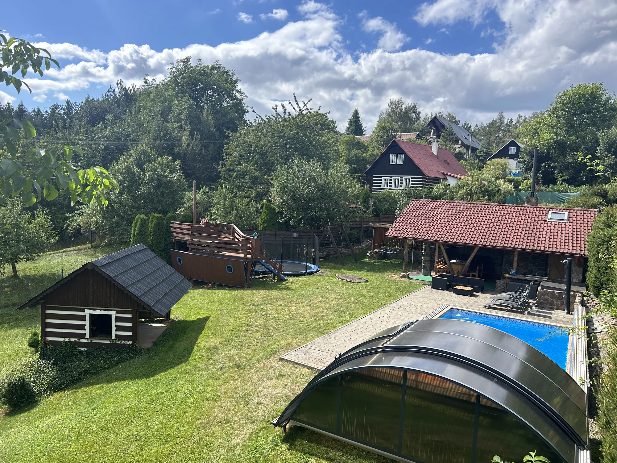 Pobyt v apartmánu mezi Krkonoši a Českým rájem: privátní wellness a prosecco