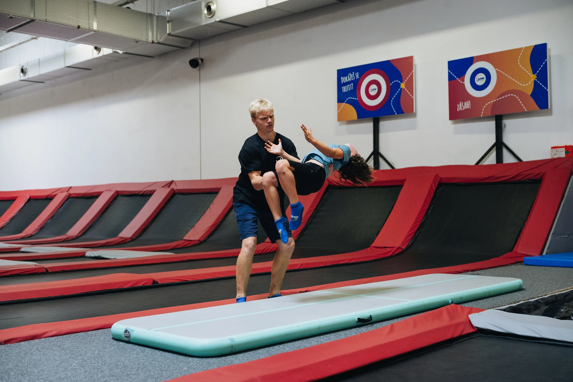 Vstupy nebo permanentky do Jump Academy Olomouc: trampolíny, parkour zóna i 9D kino