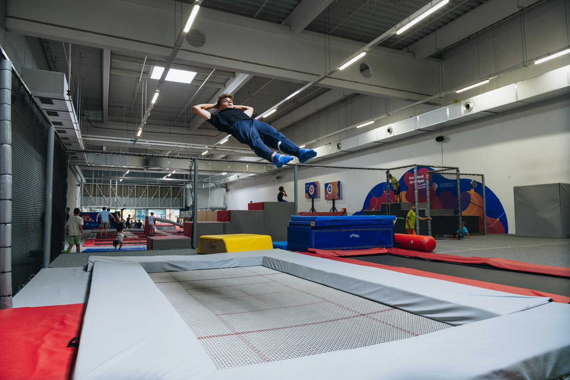 Vstupy nebo permanentky do Jump Academy Olomouc: trampolíny, parkour zóna i 9D kino