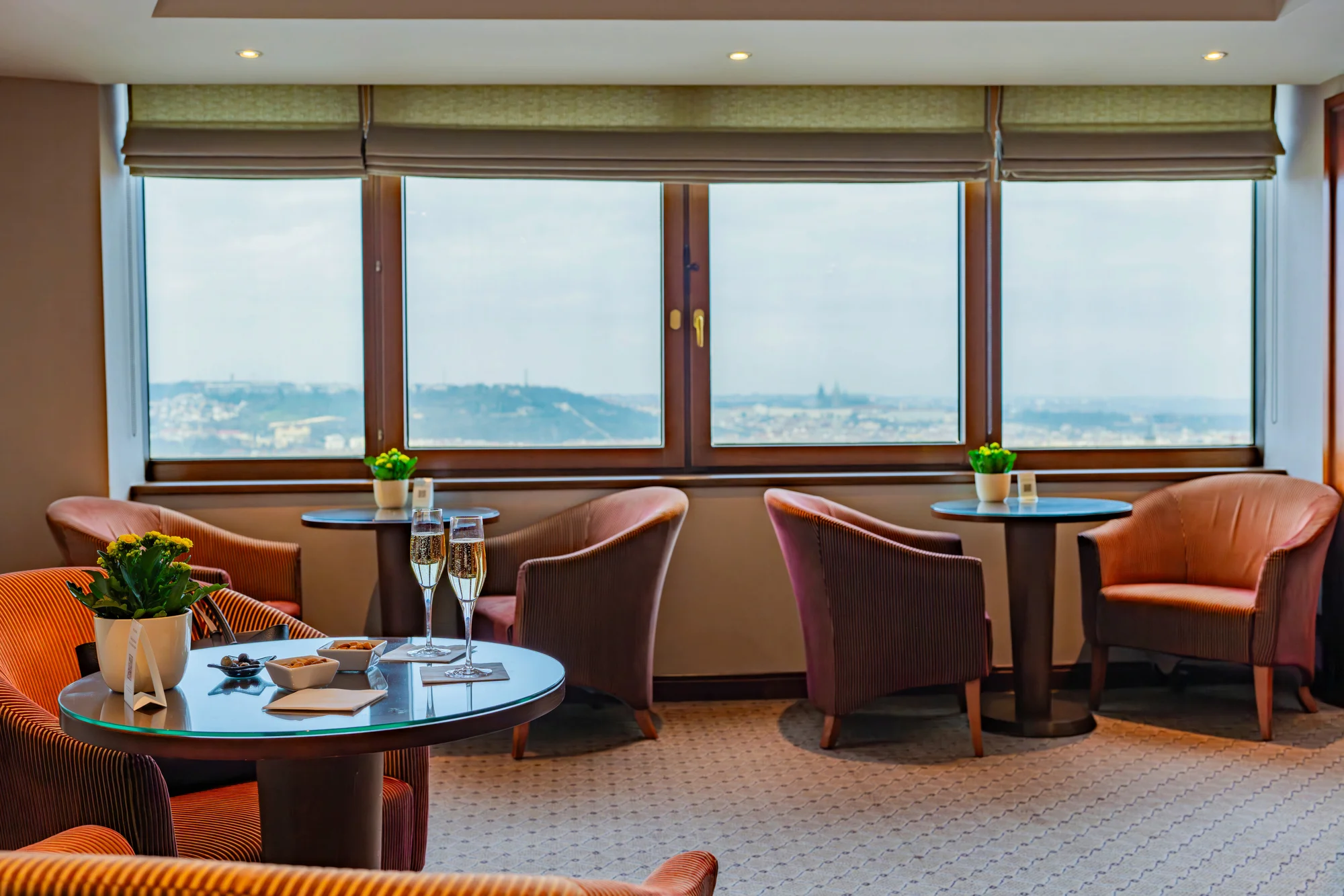 Grand Hotel Prague Towers***** s parádním výhledem: snídaně, parkování i wellness