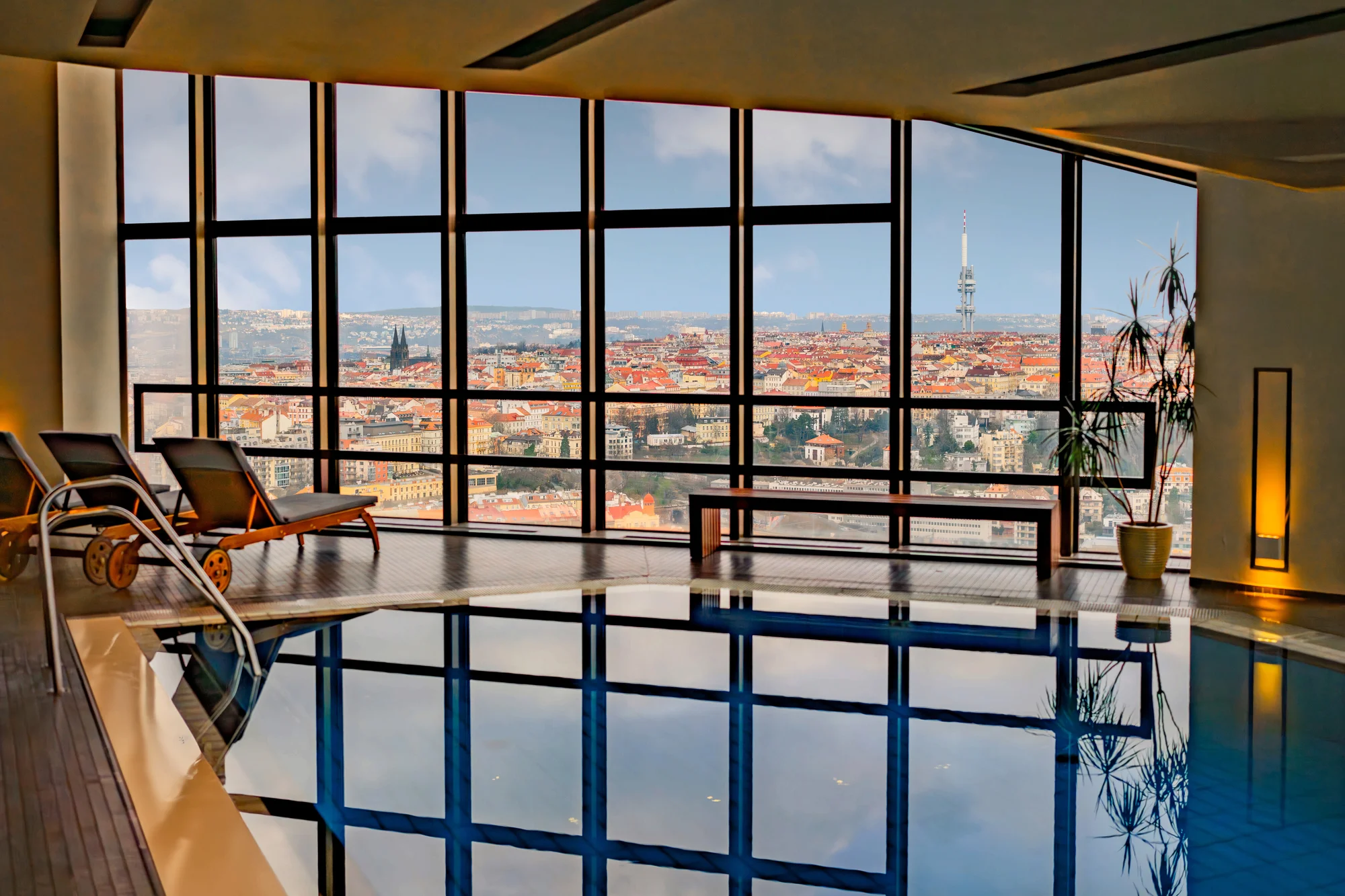 Grand Hotel Prague Towers***** s parádním výhledem: snídaně, parkování i wellness