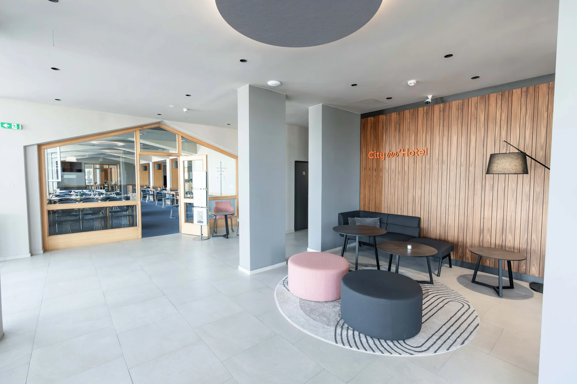 Pobyt v novém City inn‘ Hotel: snídaně, welcome drink a bezplatné parkování před hotelem