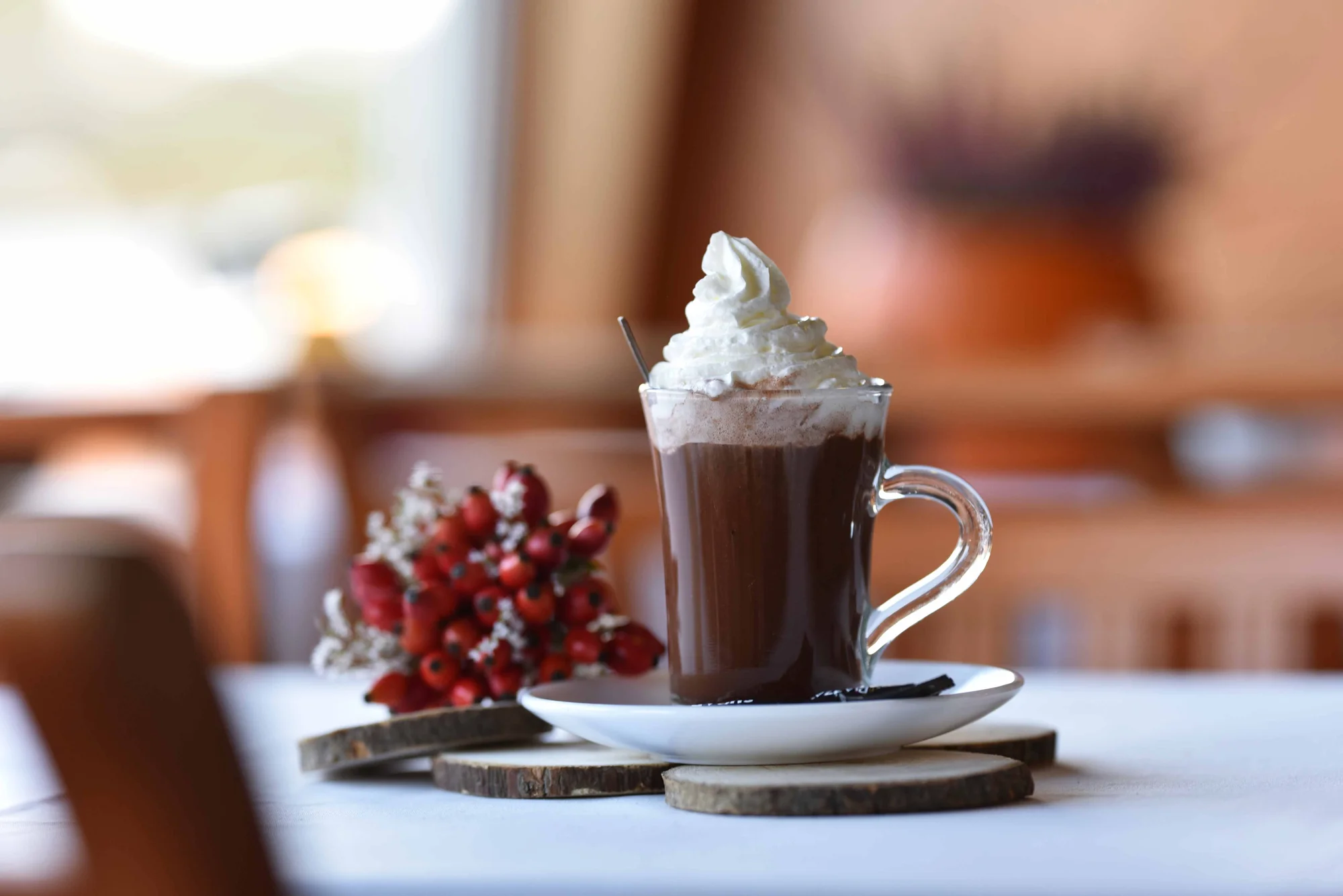 Adventní plavba centrem Prahy s výkladem a nápojem i rautovou večeří