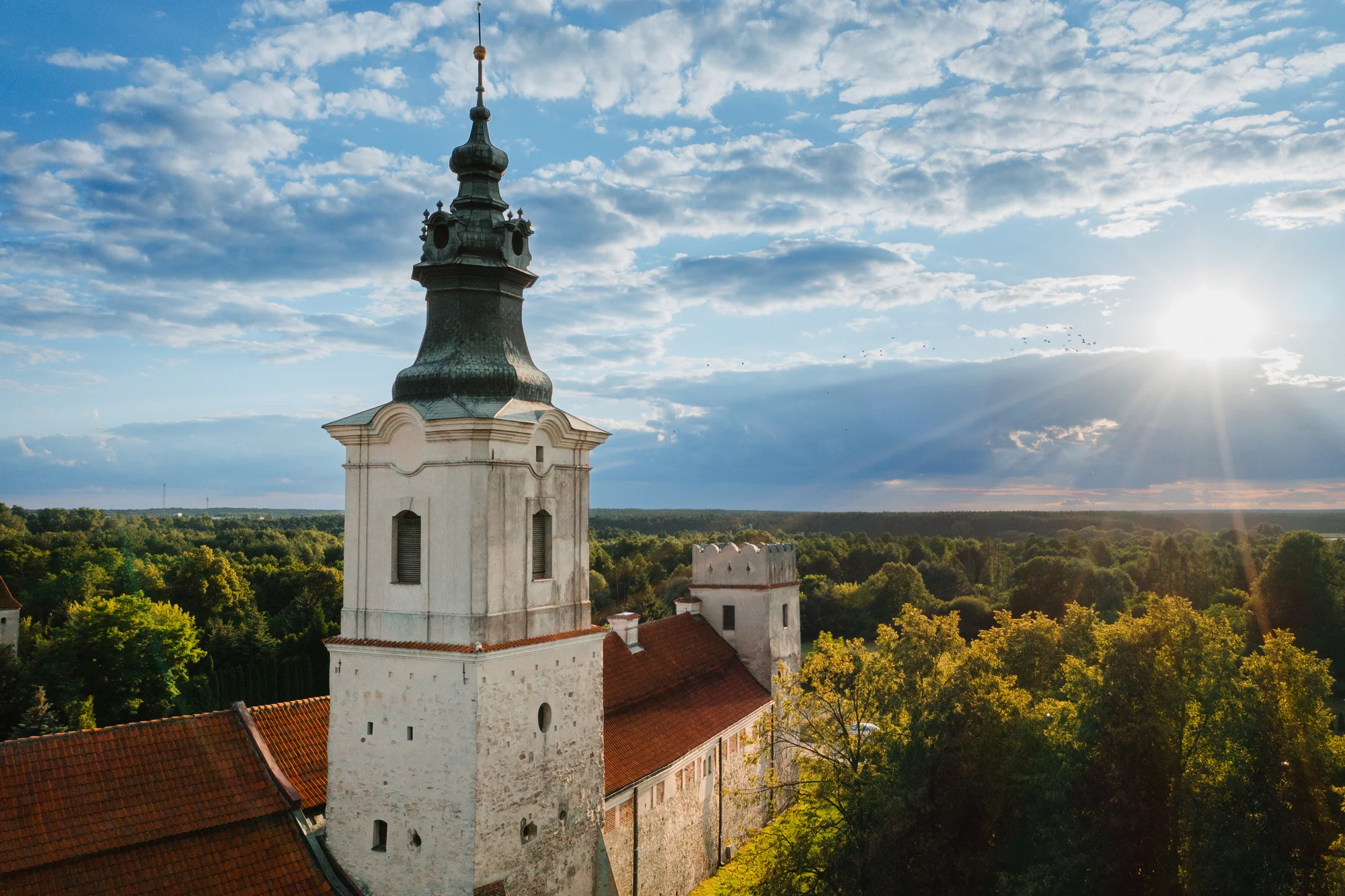 Zážitkový pobyt v bývalém opatství z 12. století 140 km od Varšavy: snídaně, wellness