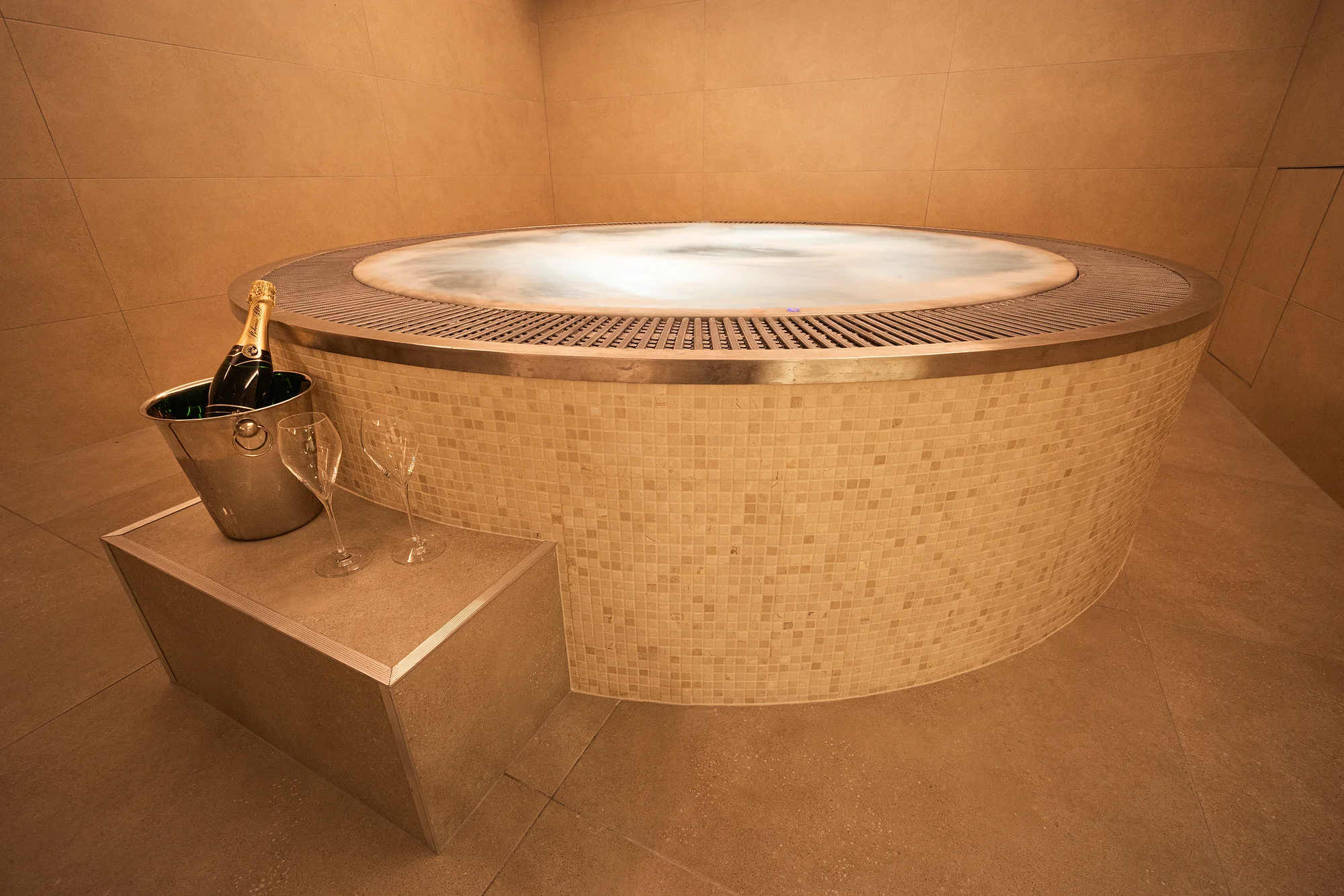 Designový hotel v Písku: restaurace zaměřená na lokální suroviny, balíček s degustační večeří i wellness