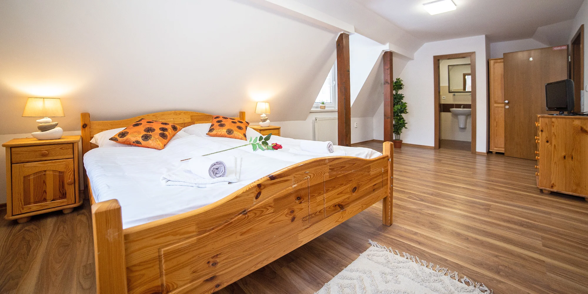 Penzion přímo v centru Rajeckých Teplic: relax, krásná příroda i polopenze