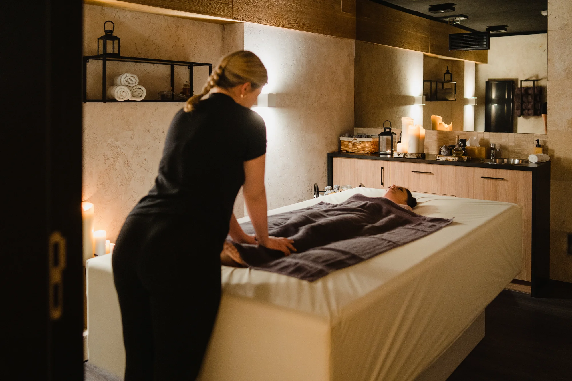 Zážitkový pobyt v bývalém opatství z 12. století 140 km od Varšavy: snídaně, wellness