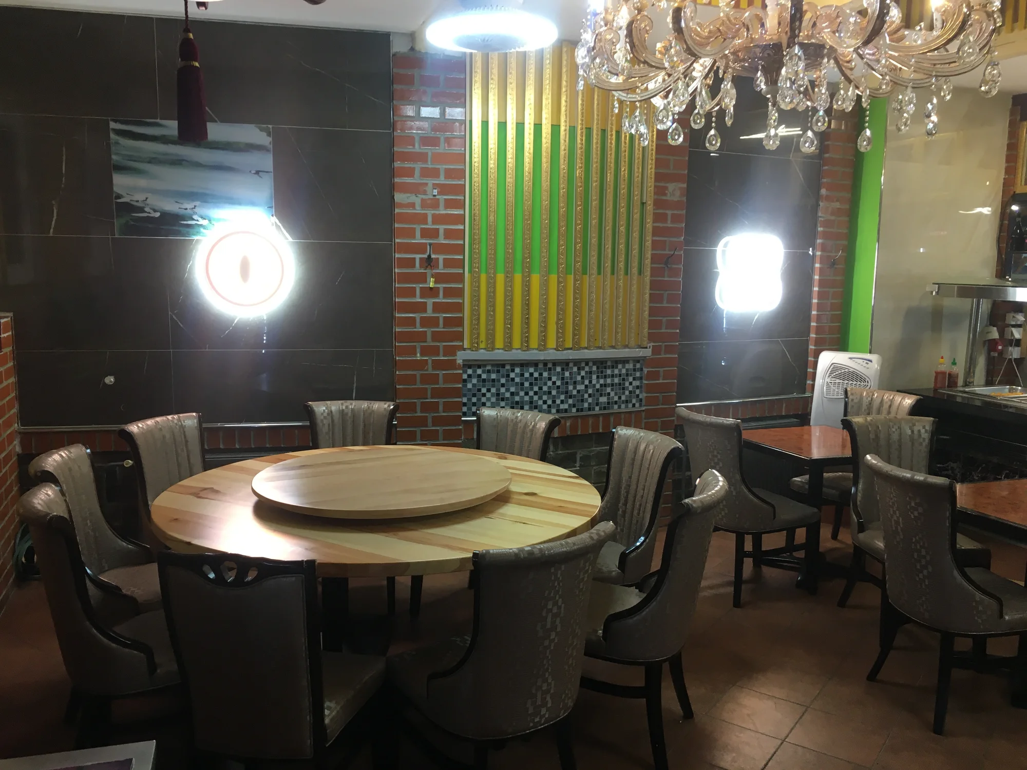 2hod. all you can eat výběrem z menu plné asijských specialit v centru Prahy
