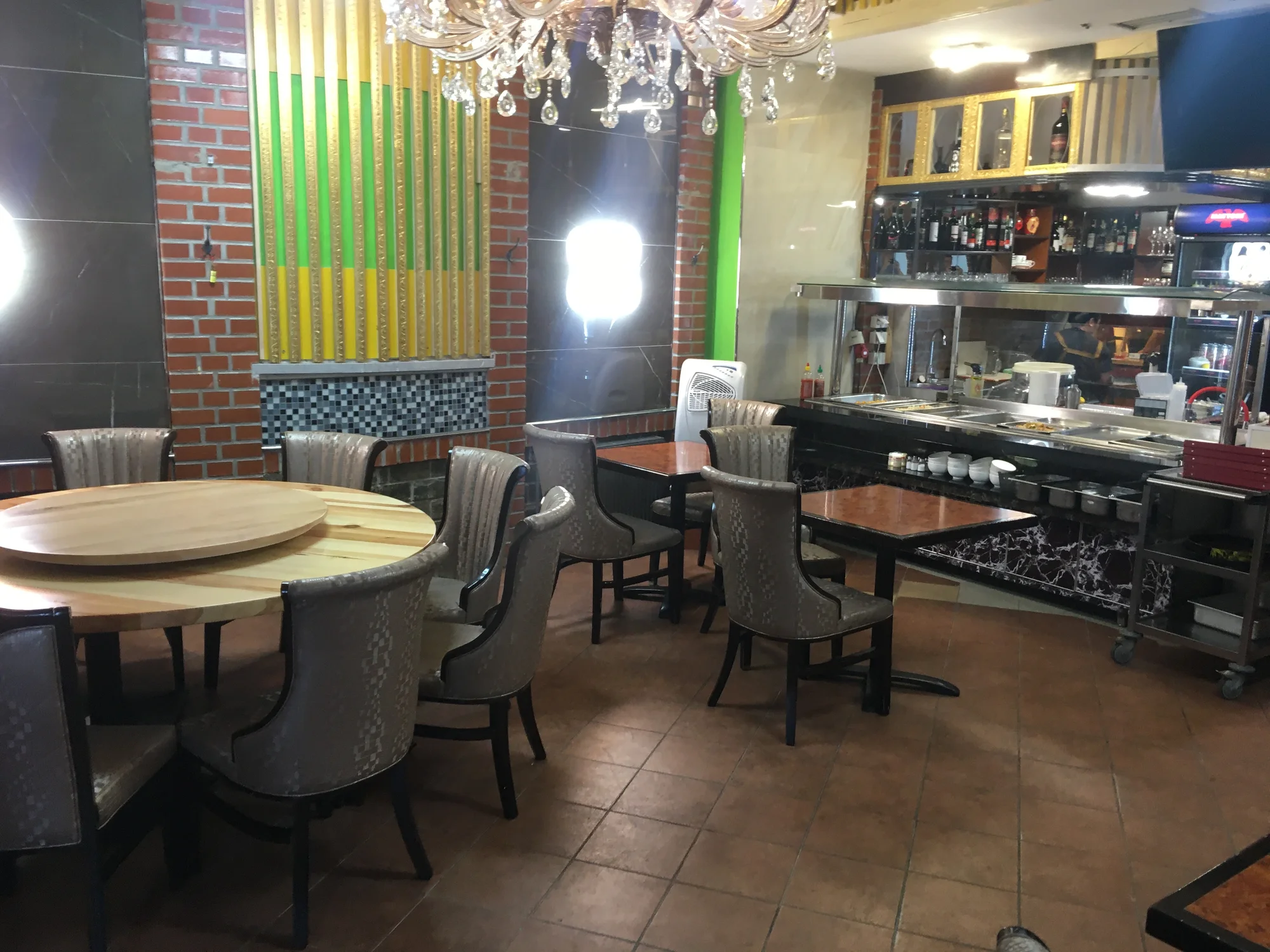 2hod. all you can eat výběrem z menu plné asijských specialit v centru Prahy