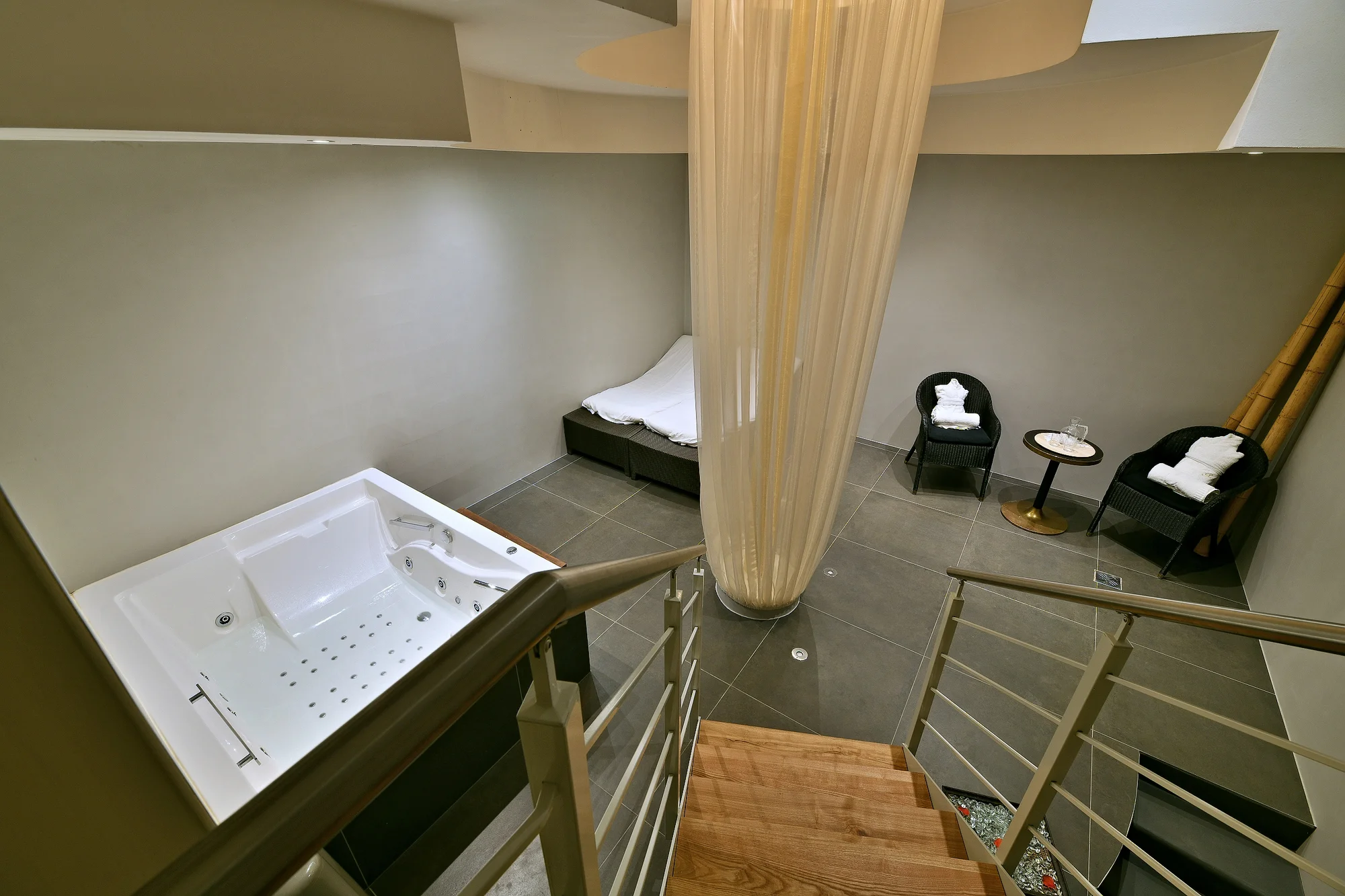 Finská či infrasauna, vířivka, masáž i hydroterapie pro 1 i 2 osoby