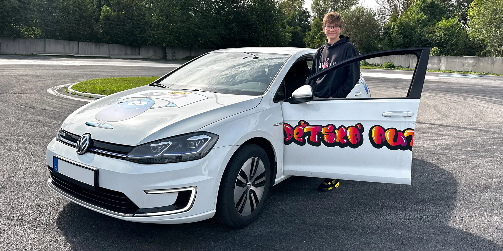 Dětská autoškola: osobní i nákladní auto či bagr