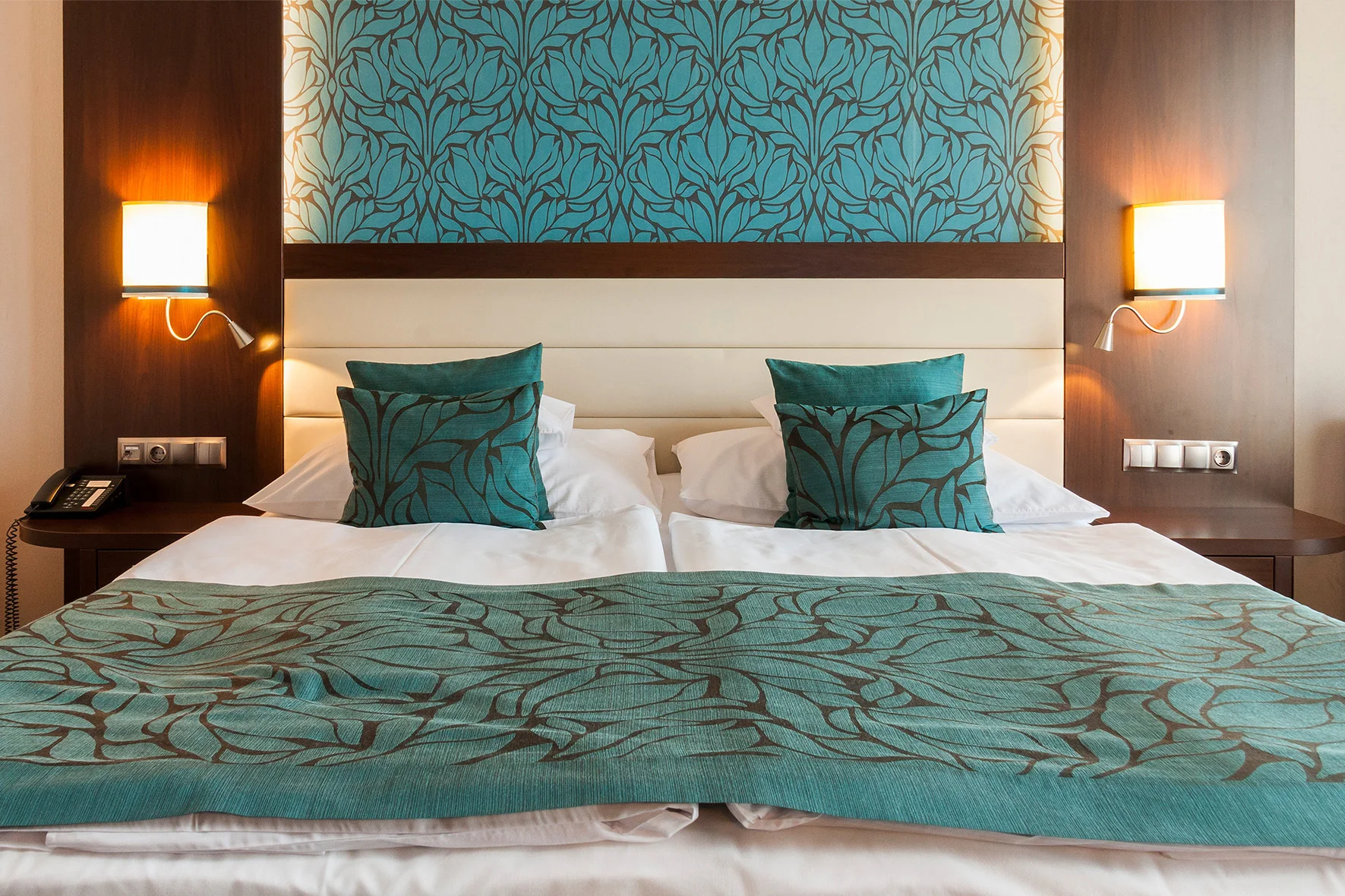 4* wellness hotel přímo u Balatonu: polopenze, pobyt pro dítě do 11,9 let zdarma i bonusová noc