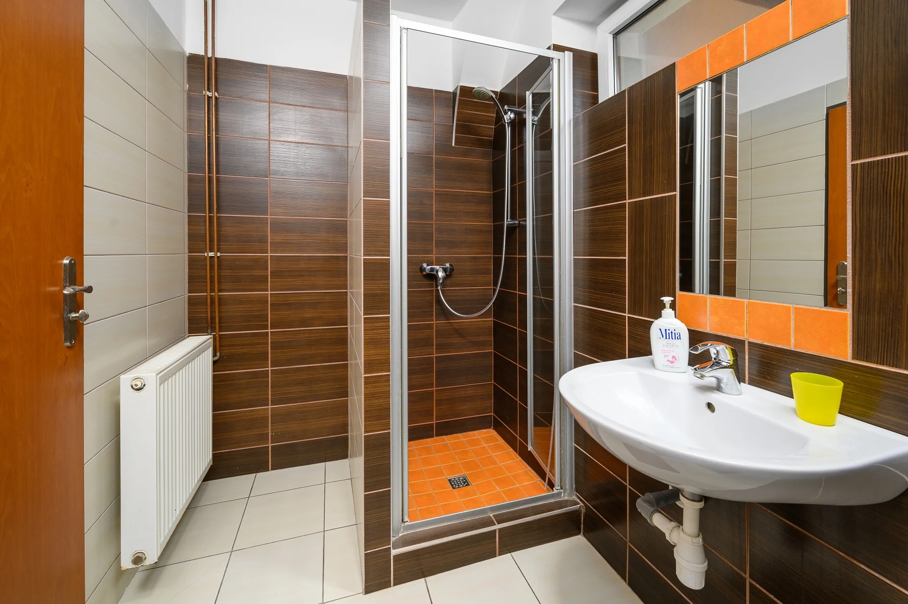 Do zoo i na Ještěd: pobyt v hotelu a hostelu se snídaní v klidné části Liberce