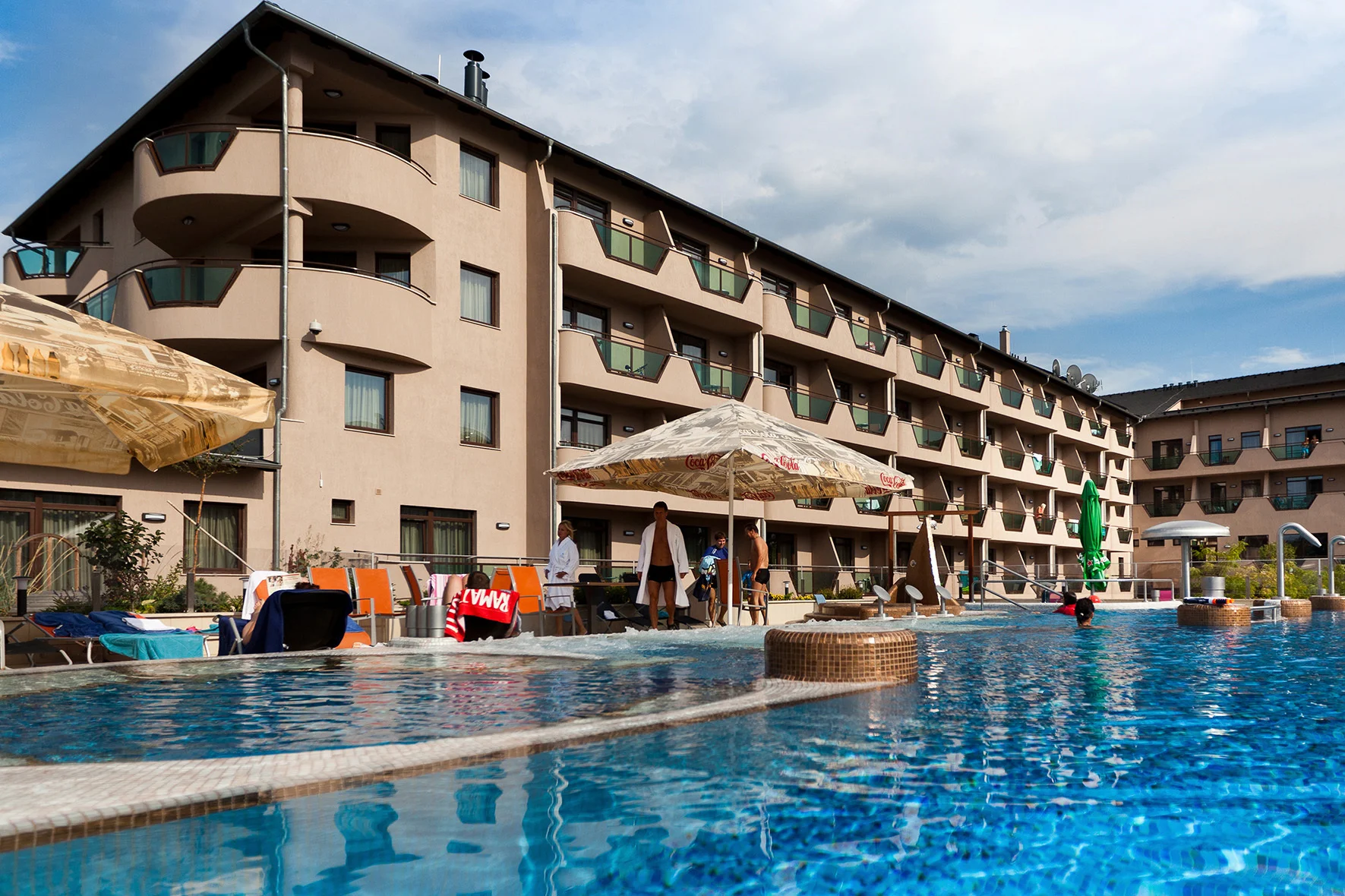 4* wellness hotel přímo u Balatonu: polopenze, pobyt pro dítě do 11,9 let zdarma i bonusová noc