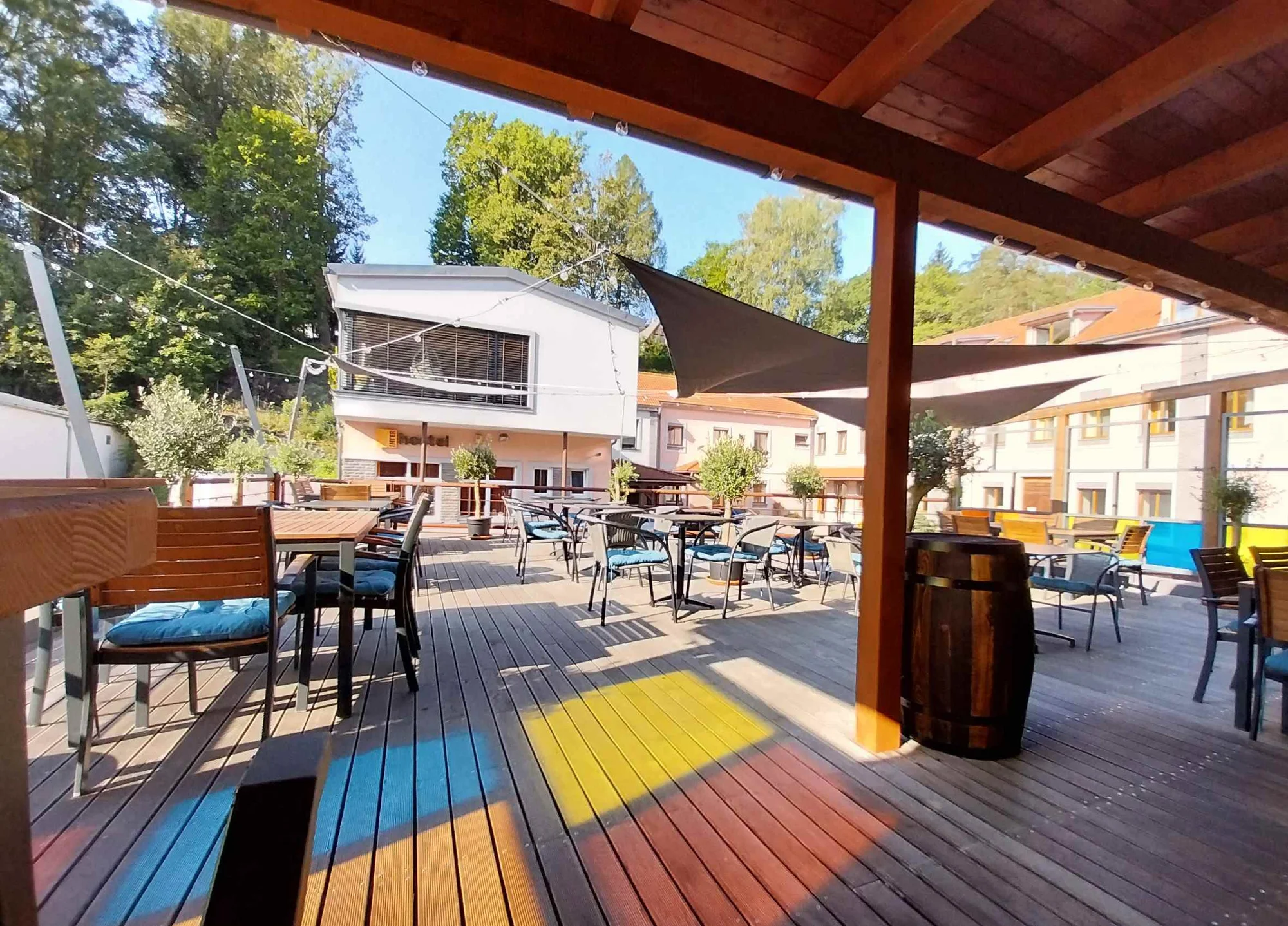 Do zoo i na Ještěd: pobyt v hotelu a hostelu se snídaní v klidné části Liberce