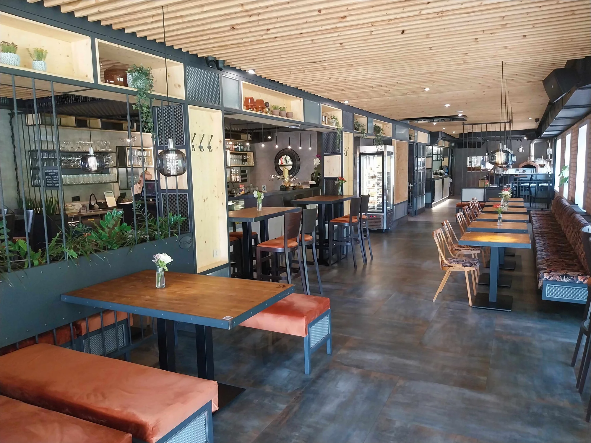 Do zoo i na Ještěd: pobyt v hotelu a hostelu se snídaní v klidné části Liberce