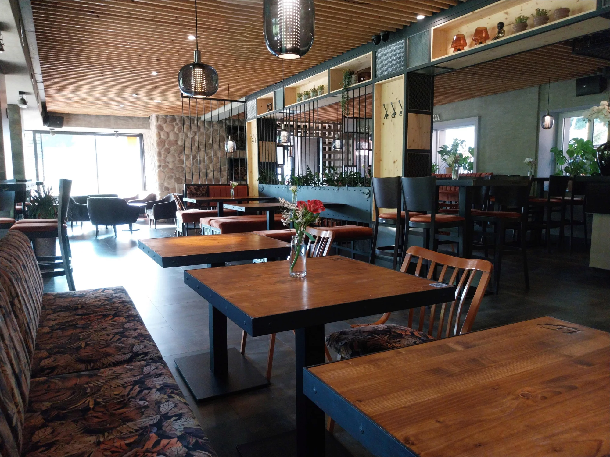 Do zoo i na Ještěd: pobyt v hotelu a hostelu se snídaní v klidné části Liberce