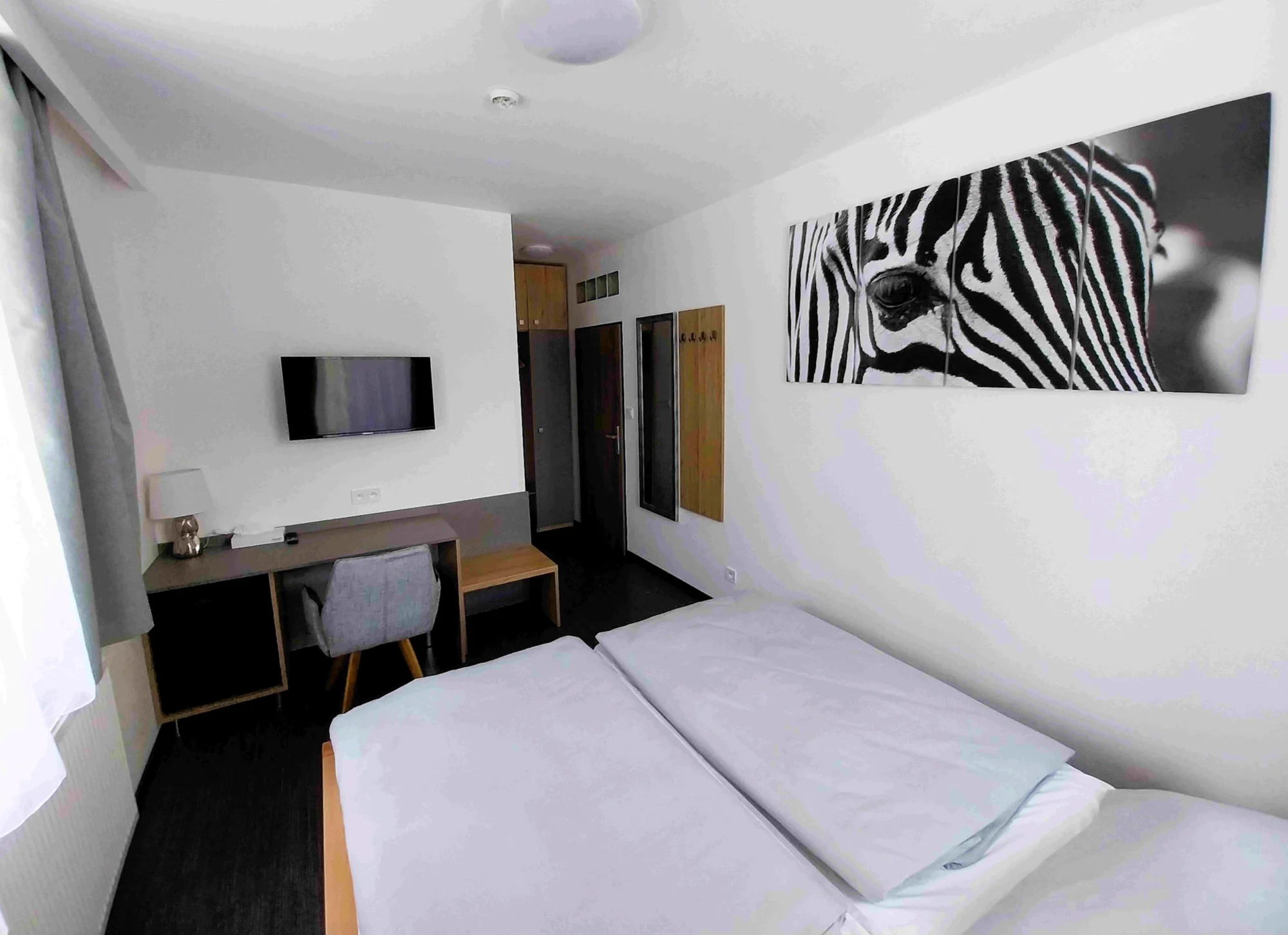 Do zoo i na Ještěd: pobyt v hotelu a hostelu se snídaní v klidné části Liberce