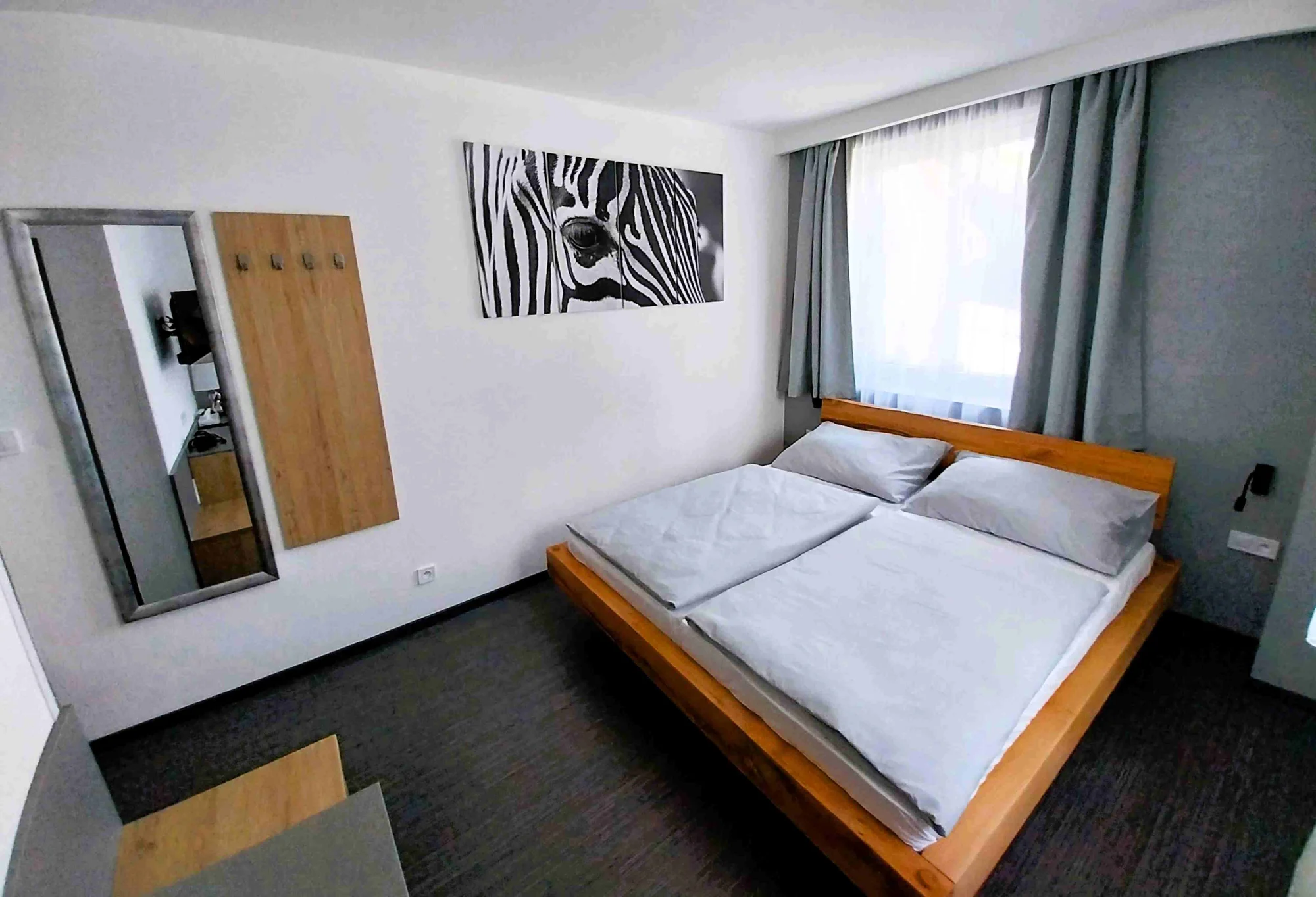 Do zoo i na Ještěd: pobyt v hotelu a hostelu se snídaní v klidné části Liberce