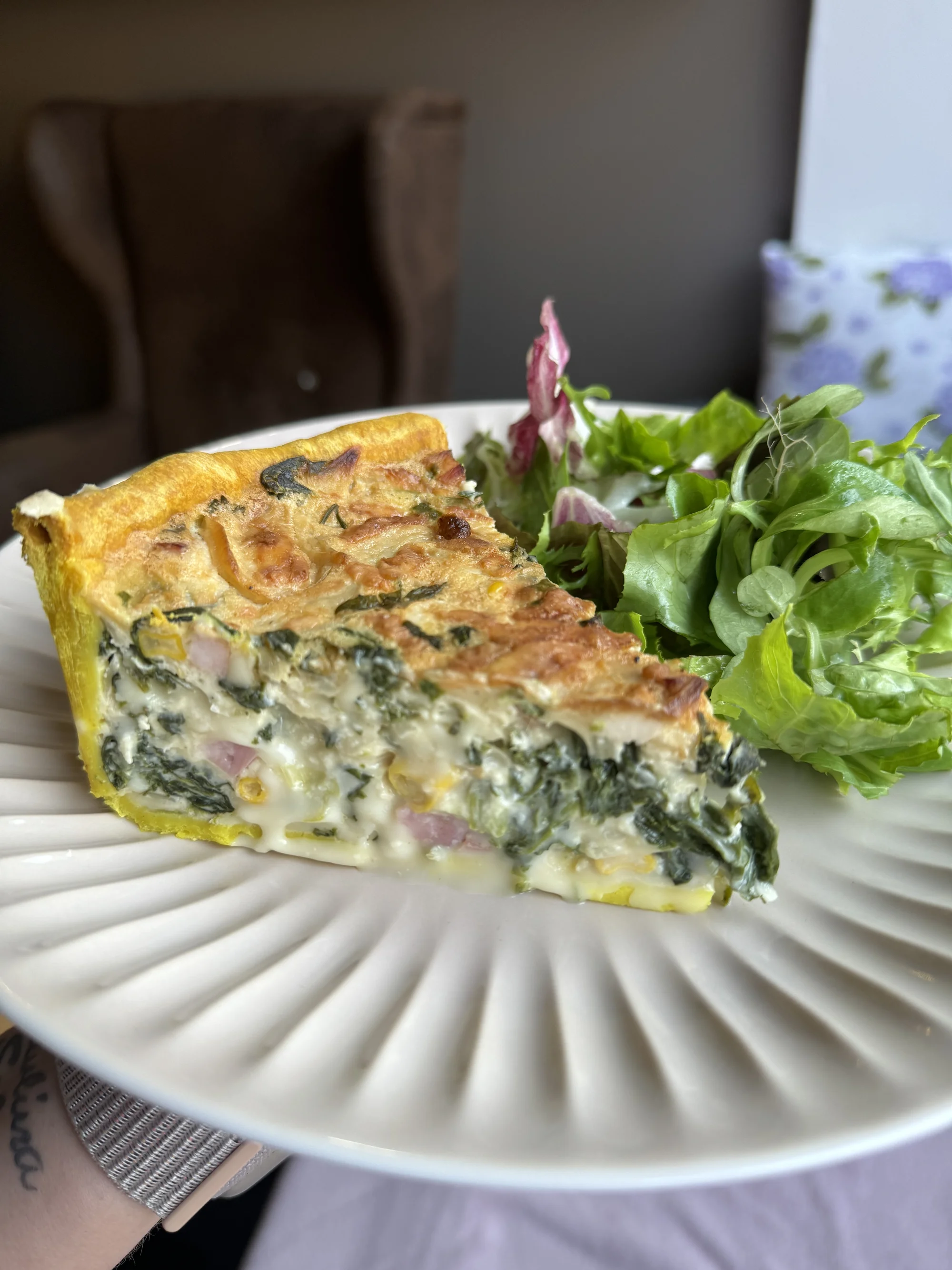Domácí cheesecake nebo francouzský quiche, limonáda a káva dle výběru pro 1 i pro 2 osoby
