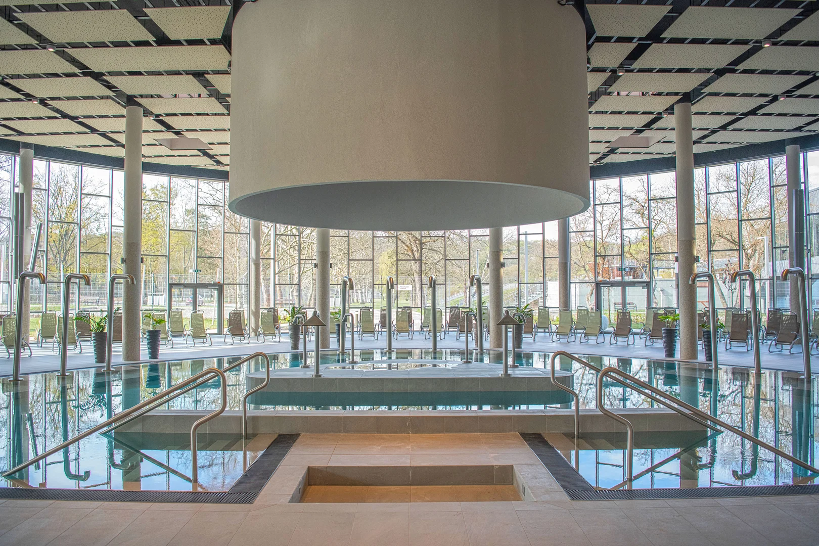 Luxusní pobyt na zámku: neomezený wellness, snídaně i polopenze, kousek od Miškovce, 2 děti zdarma