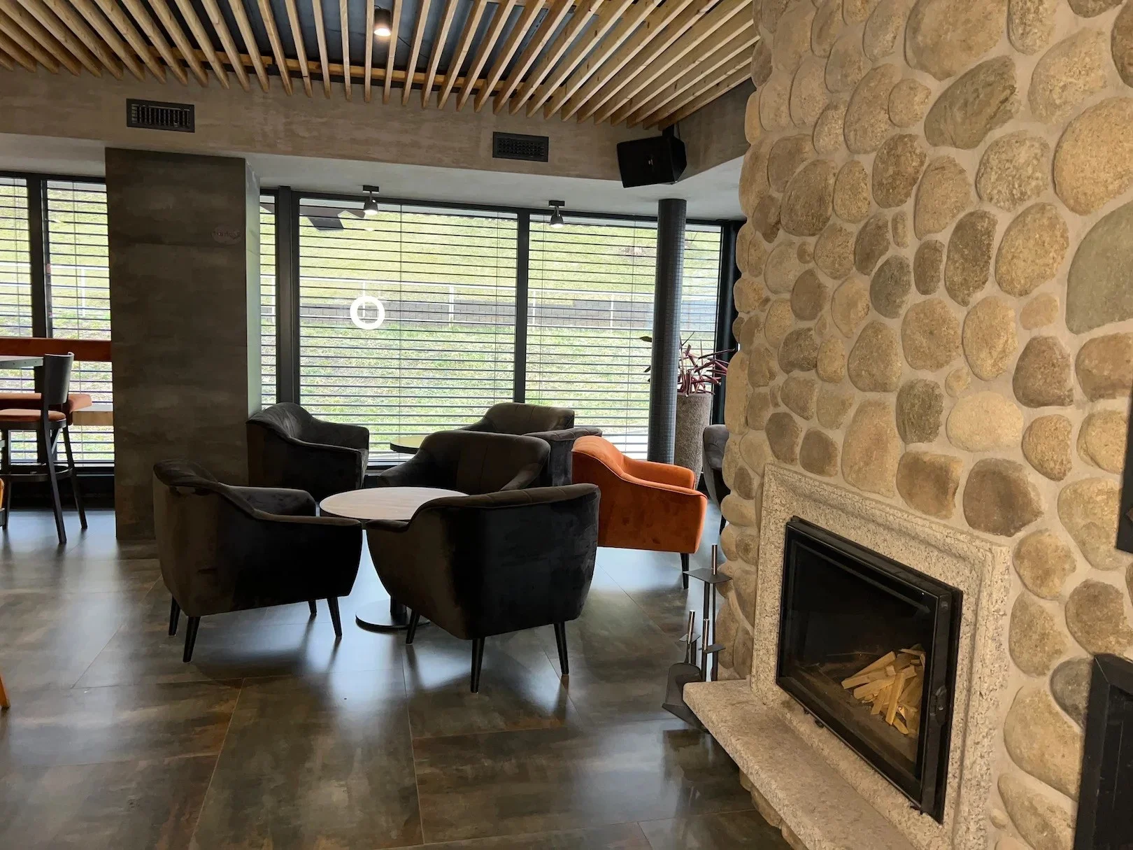 Do zoo i na Ještěd: pobyt v hotelu a hostelu se snídaní v klidné části Liberce