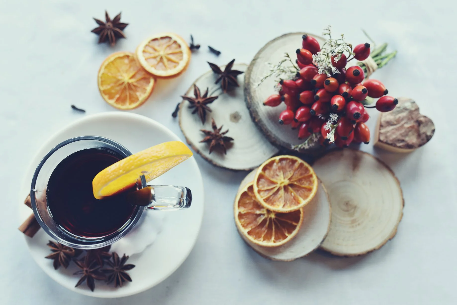 Adventní plavba centrem Prahy s výkladem a nápojem i rautovou večeří