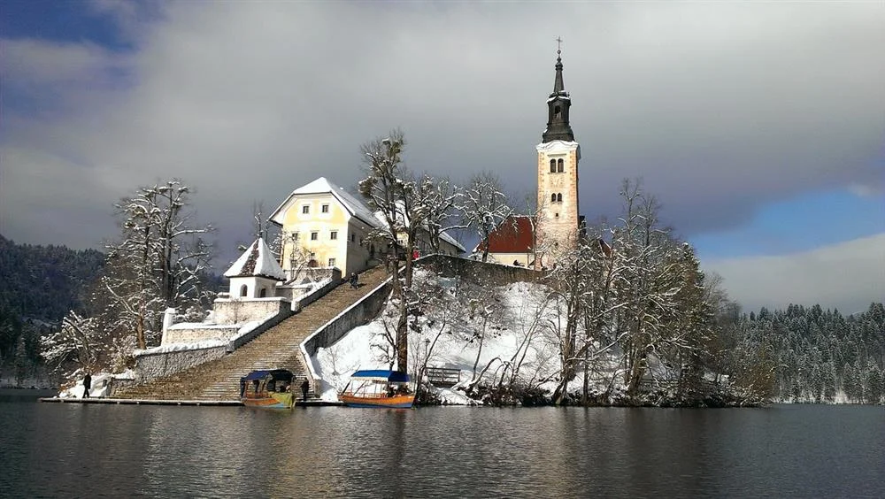 Adventní zájezd do Slovinska: autobusem na 1 noc vč. snídaně, Lublaň, Kranj i Bled