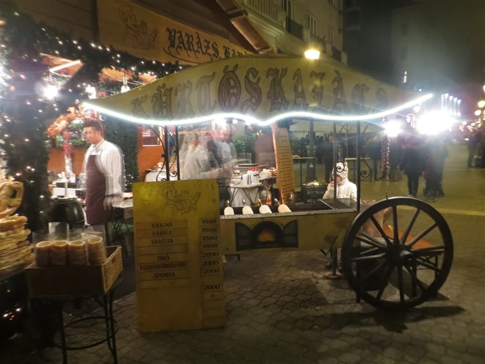 Vánoční Budapešť: adventní trhy i návštěva lázní Györ, 1 noc se snídaní i doprava busem