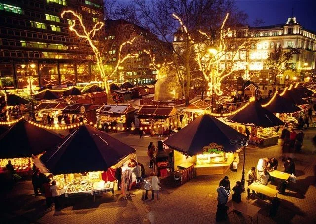 Vánoční Budapešť: adventní trhy i návštěva lázní Györ, 1 noc se snídaní i doprava busem