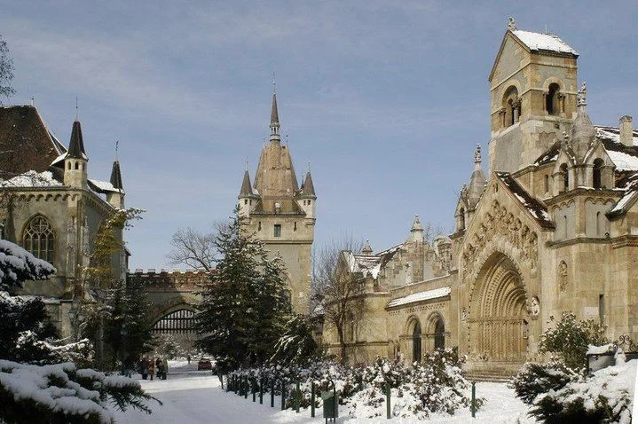 Vánoční Budapešť: adventní trhy i návštěva lázní Györ, 1 noc se snídaní i doprava busem
